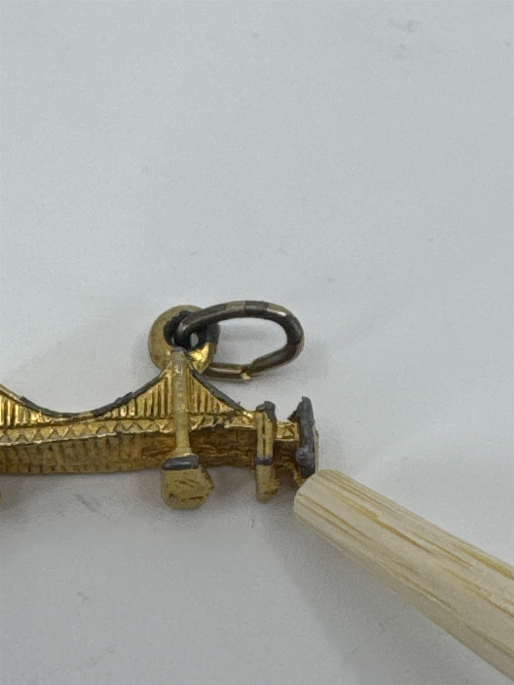 Vintage Gold-Toned San Francisco California Golden Gate Bridge Charm (Worn)