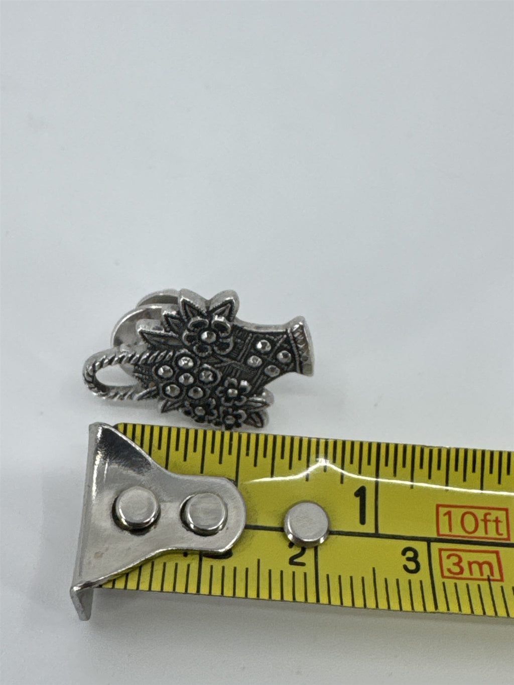 Vintage AVON Silver Toned Flower Basket Floral Brooch Lapel Pin Mothers Day