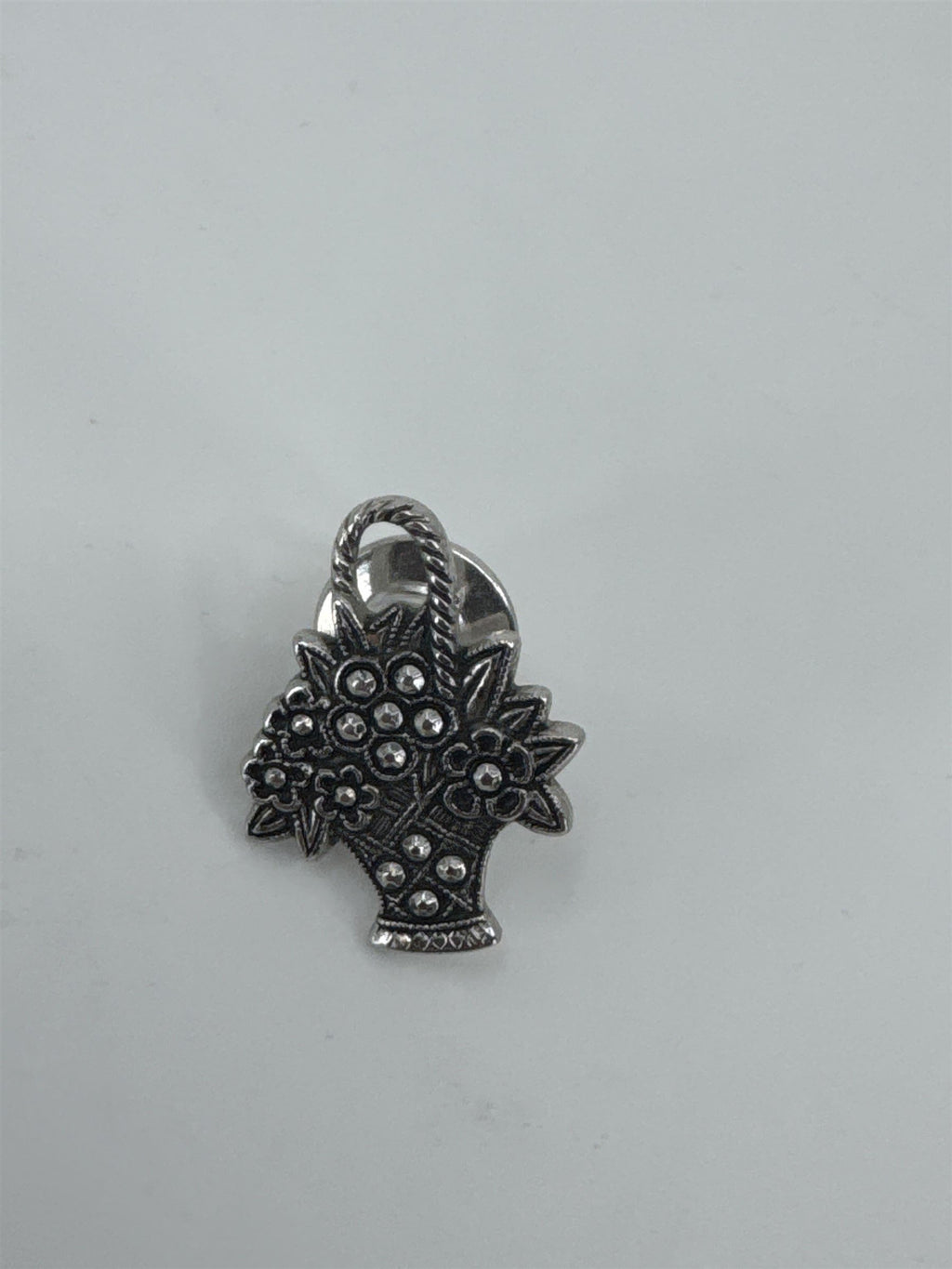 Vintage AVON Silver Toned Flower Basket Floral Brooch Lapel Pin Mothers Day