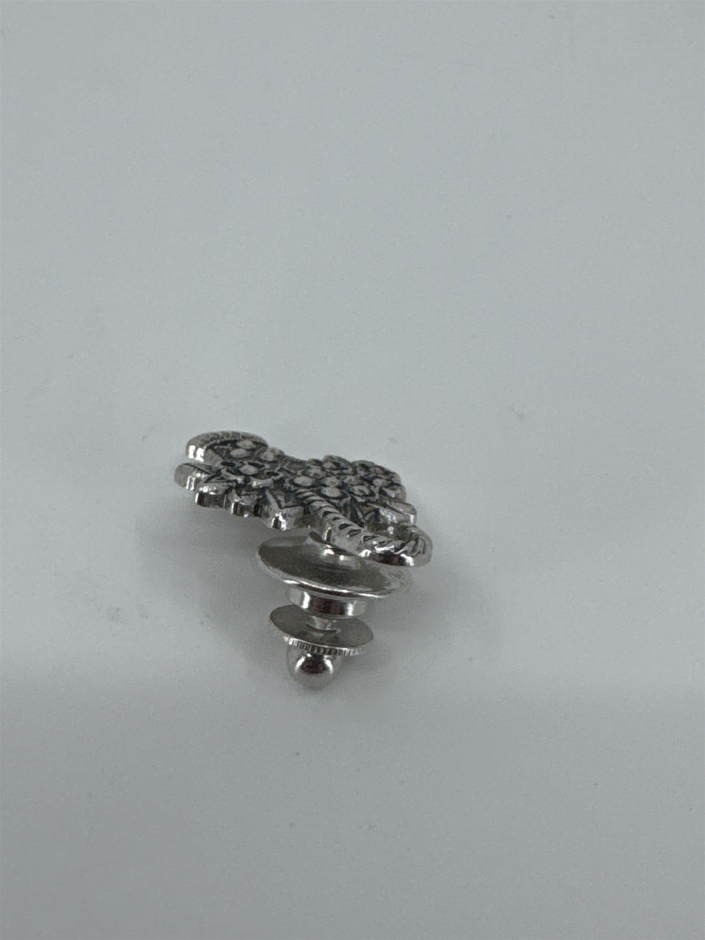 Vintage AVON Silver Toned Flower Basket Floral Brooch Lapel Pin Mothers Day