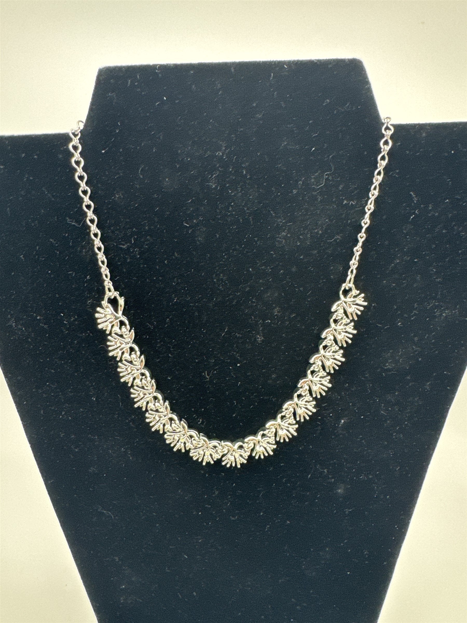 Vintage Silver-Tone Leaf Vine Sprout Charm Chain Necklace