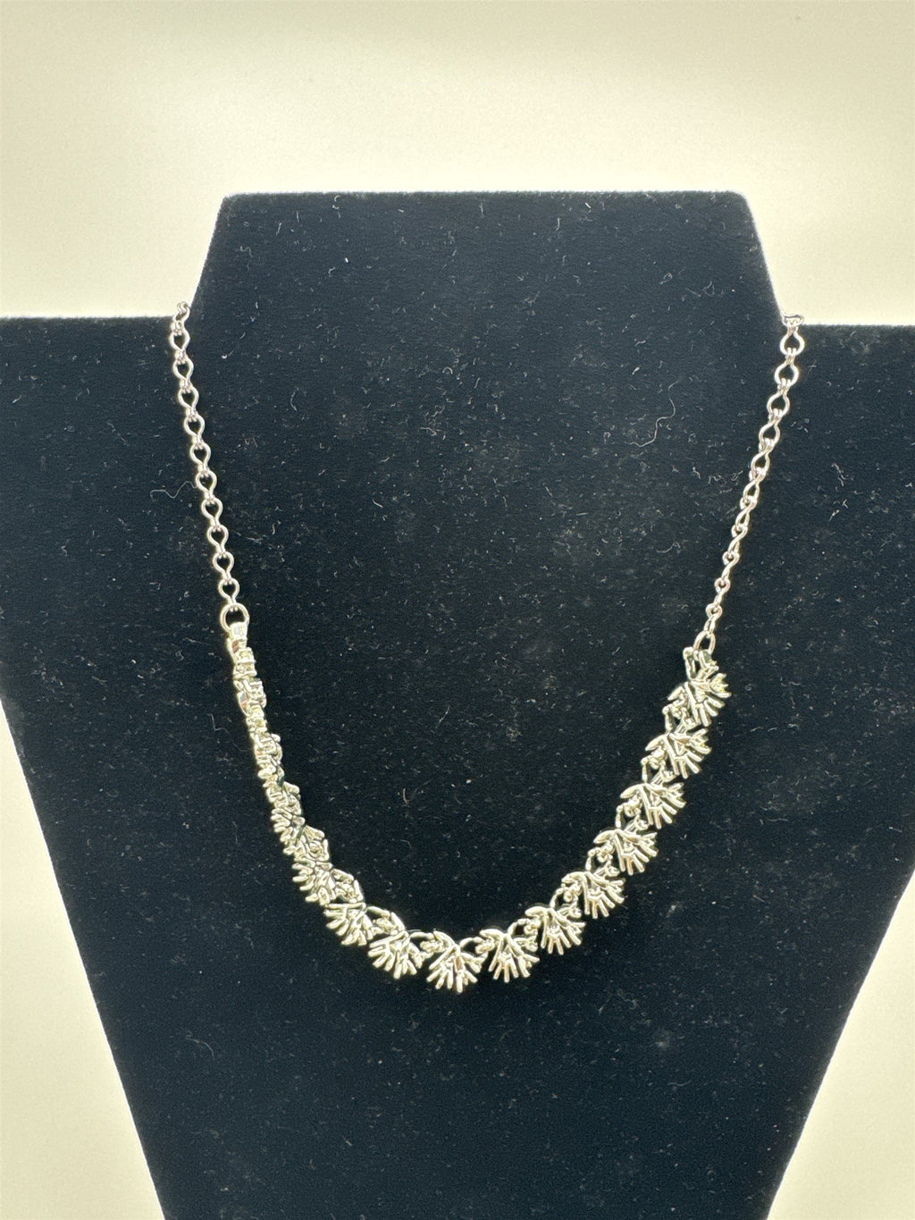 Vintage Silver-Tone Leaf Vine Sprout Charm Chain Necklace