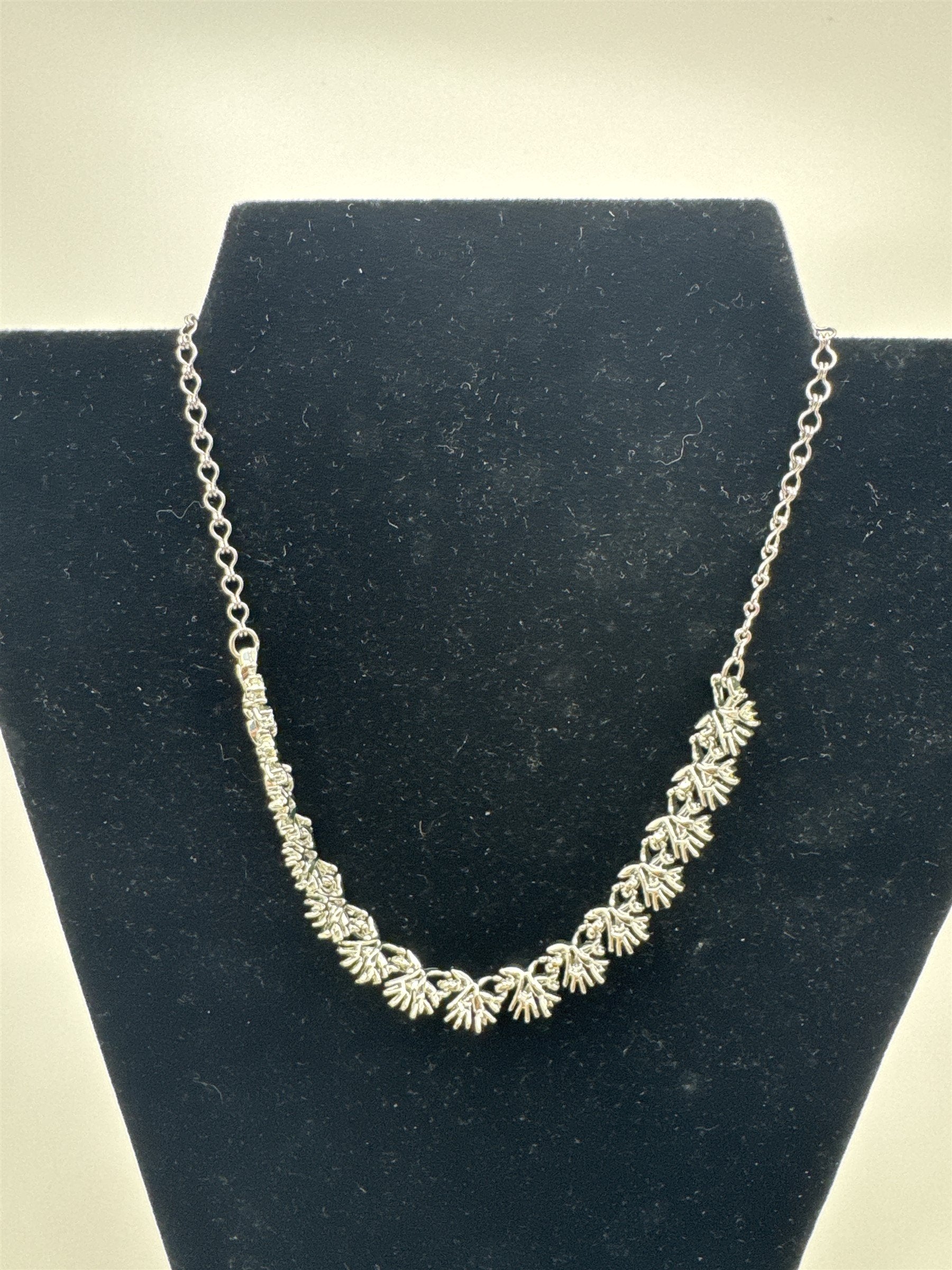 Vintage Silver-Tone Leaf Vine Sprout Charm Chain Necklace