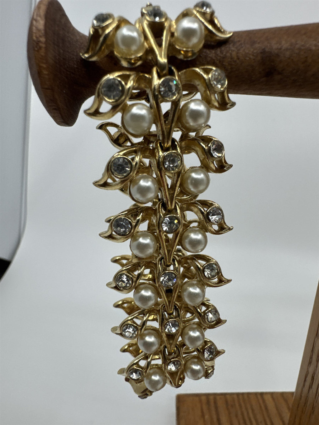 Vintage Womens Gold Tone Faux Pearl Rhinestone Ornate Bracelet With Clasp