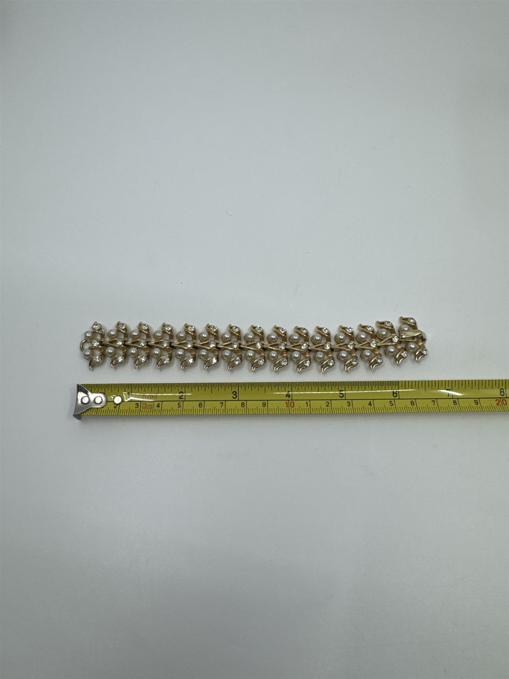 Vintage Womens Gold Tone Faux Pearl Rhinestone Ornate Bracelet With Clasp