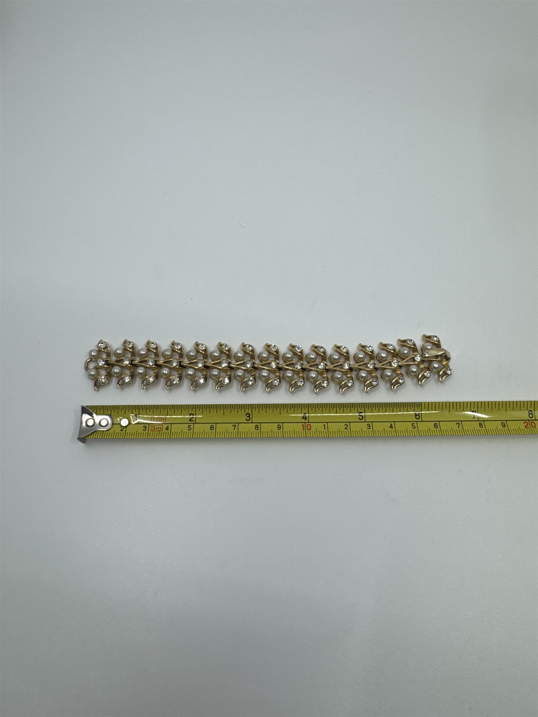 Vintage Womens Gold Tone Faux Pearl Rhinestone Ornate Bracelet With Clasp