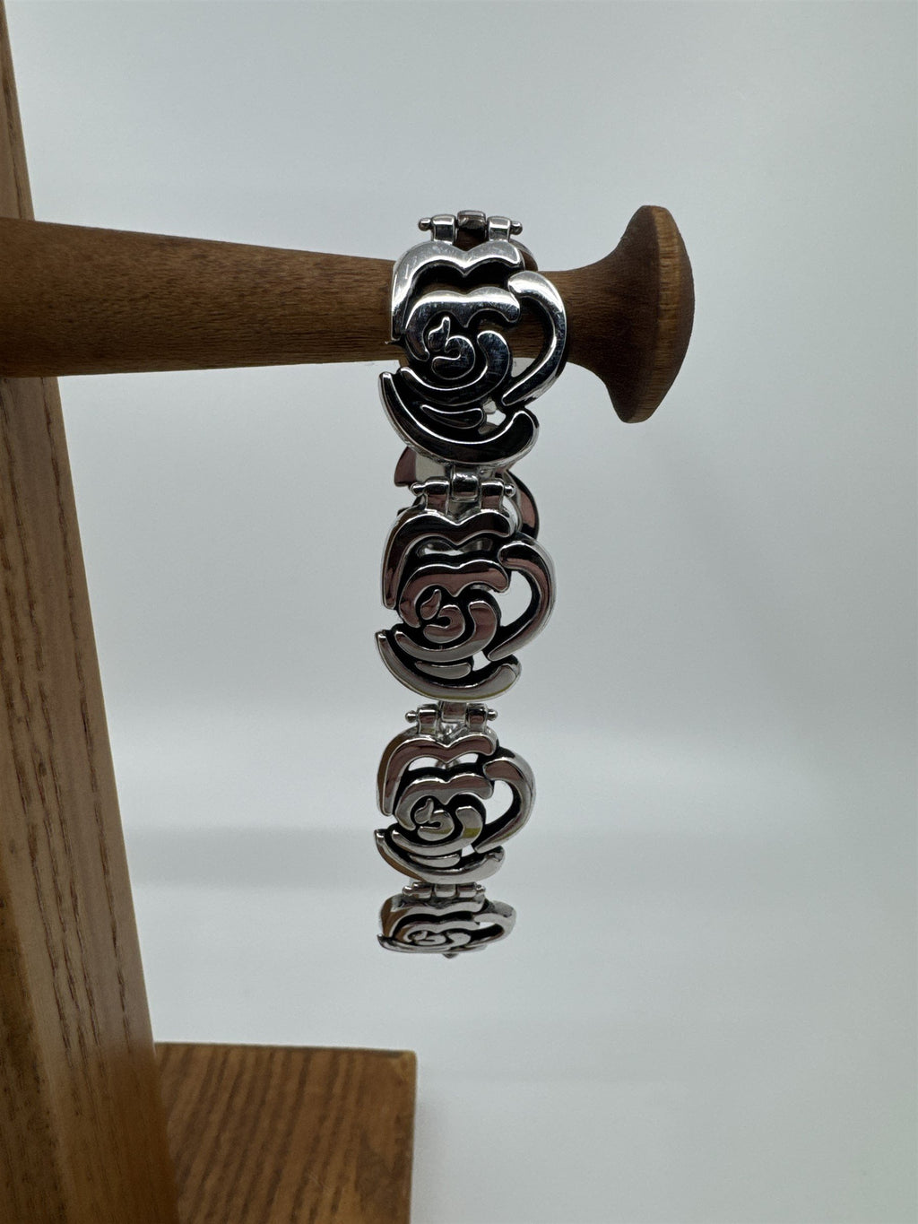 Vintage Womens Silver Tone Home Interiors & Gifts Rose Rosebud Logo Bracelet