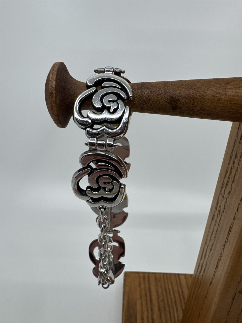 Vintage Womens Silver Tone Home Interiors & Gifts Rose Rosebud Logo Bracelet