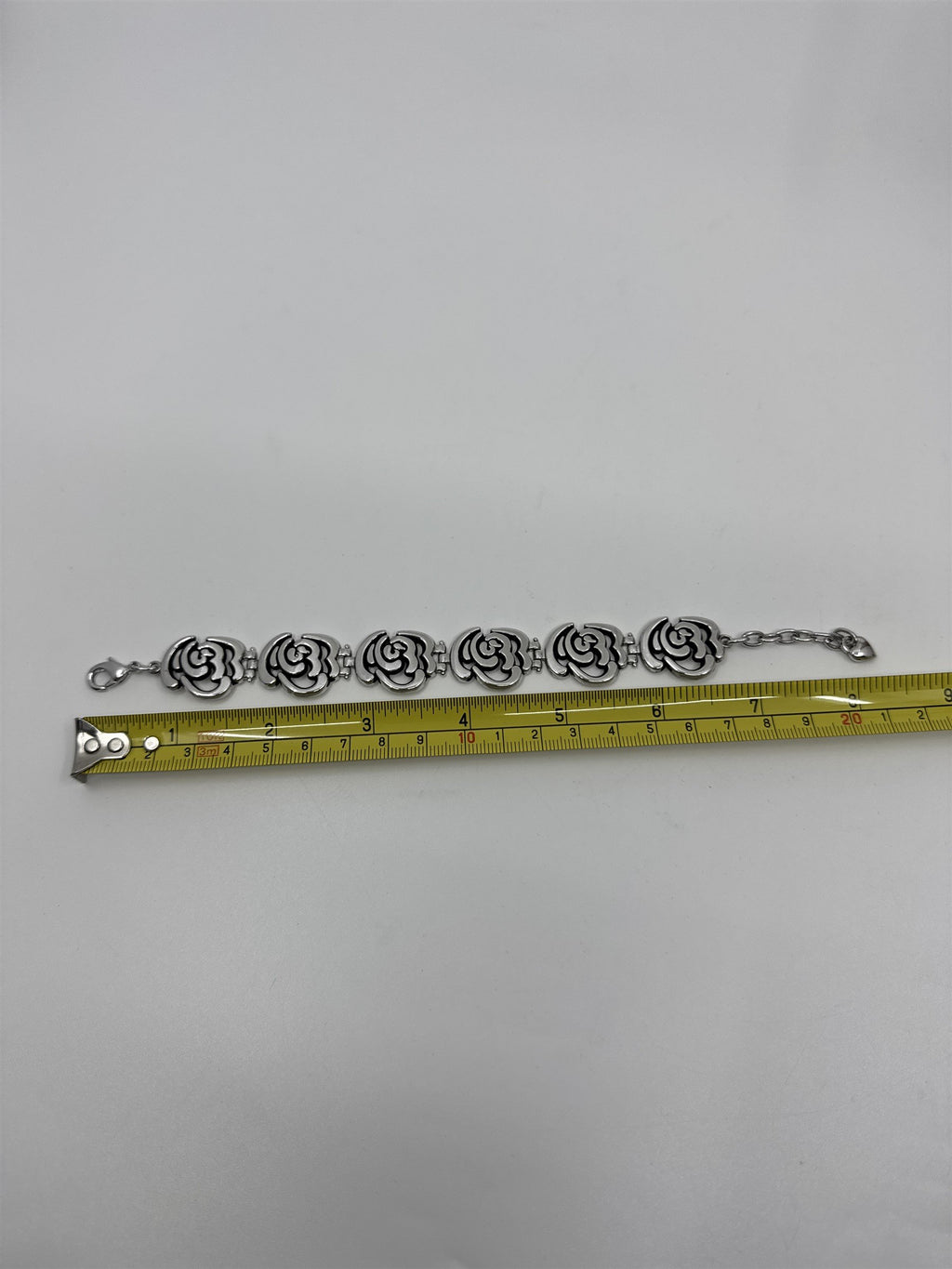 Vintage Womens Silver Tone Home Interiors & Gifts Rose Rosebud Logo Bracelet