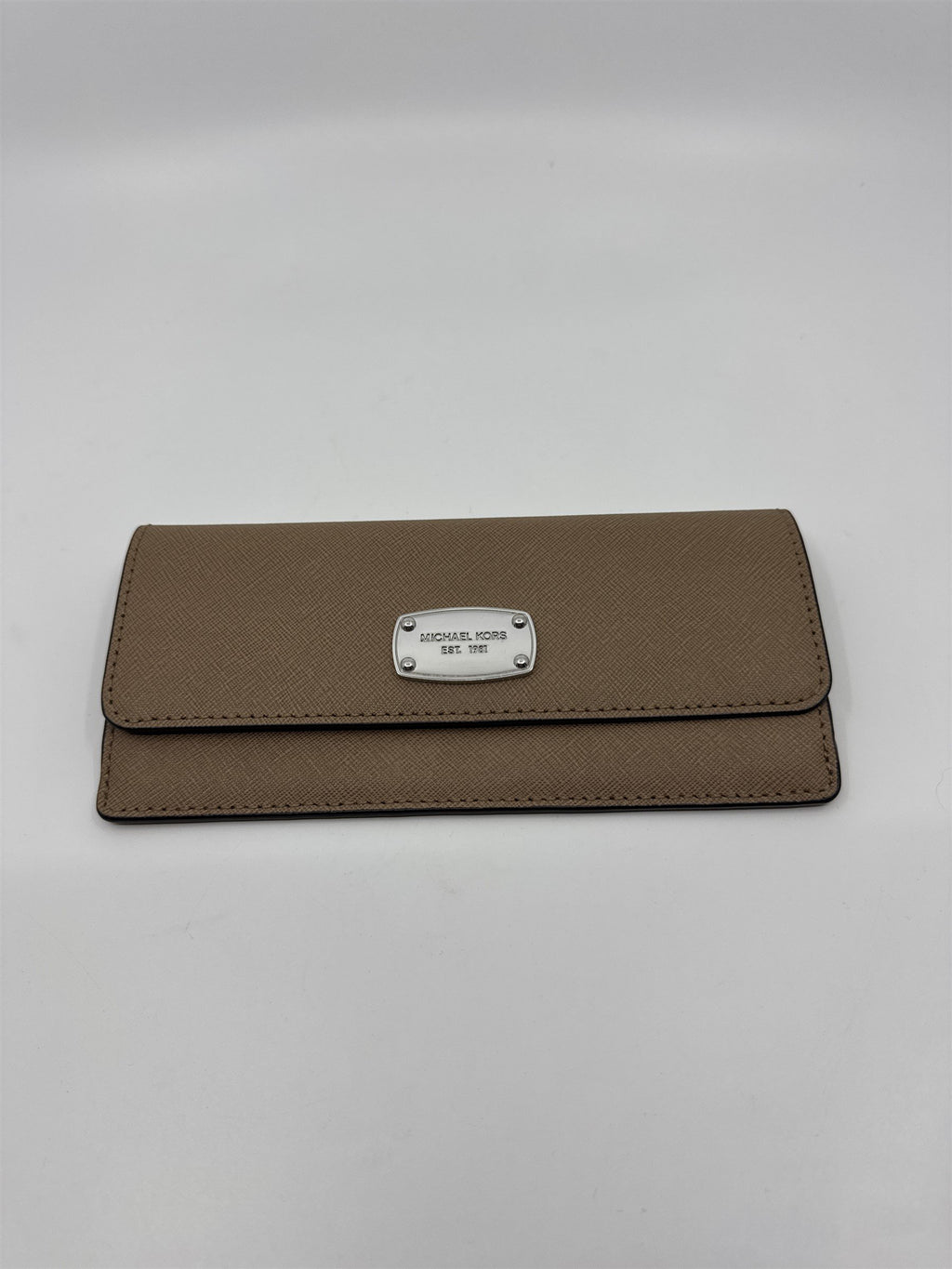 Michael Kors Signature Jet Set Beige Tan Silver Accented Wallet With Coin Zipper
