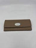 Michael Kors Signature Jet Set Beige Tan Silver Accented Wallet With Coin Zipper