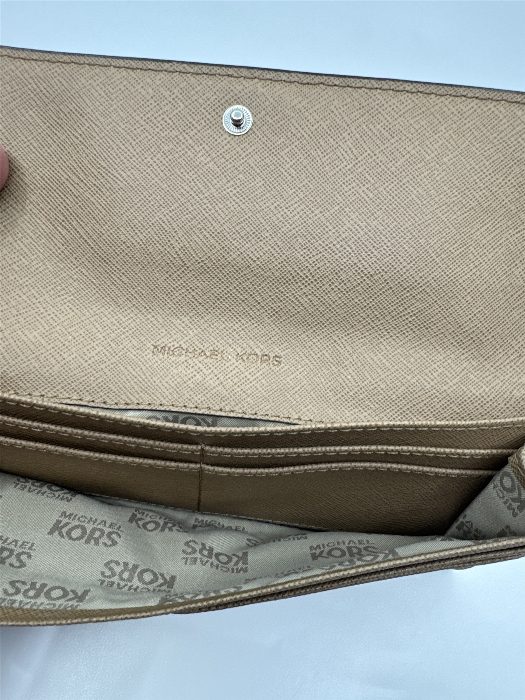 Michael Kors Signature Jet Set Beige Tan Silver Accented Wallet With Coin Zipper