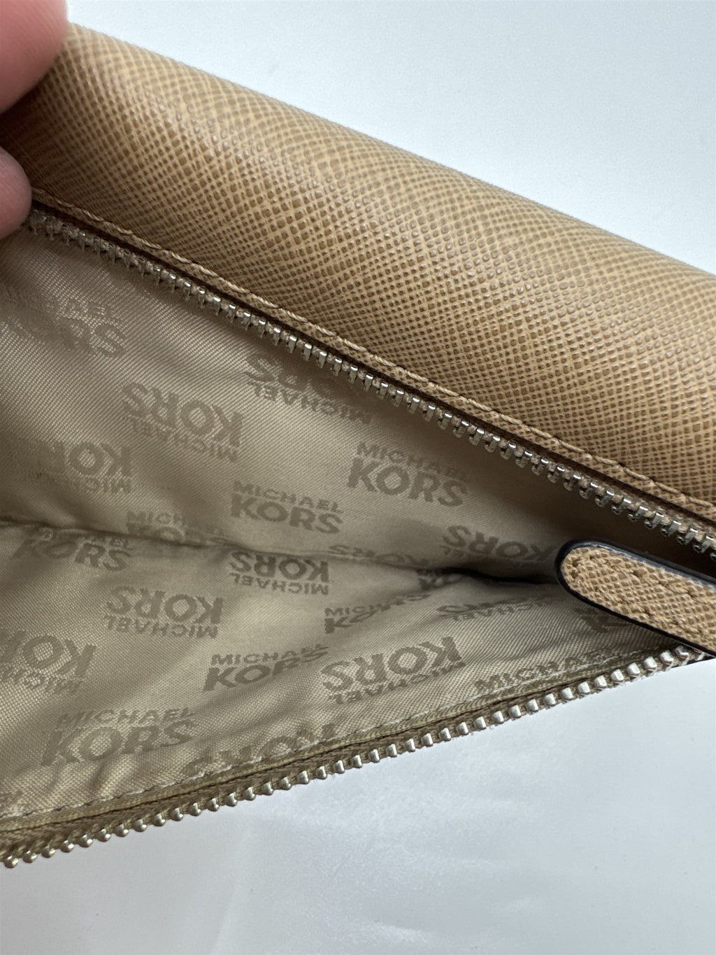 Michael Kors Signature Jet Set Beige Tan Silver Accented Wallet With Coin Zipper