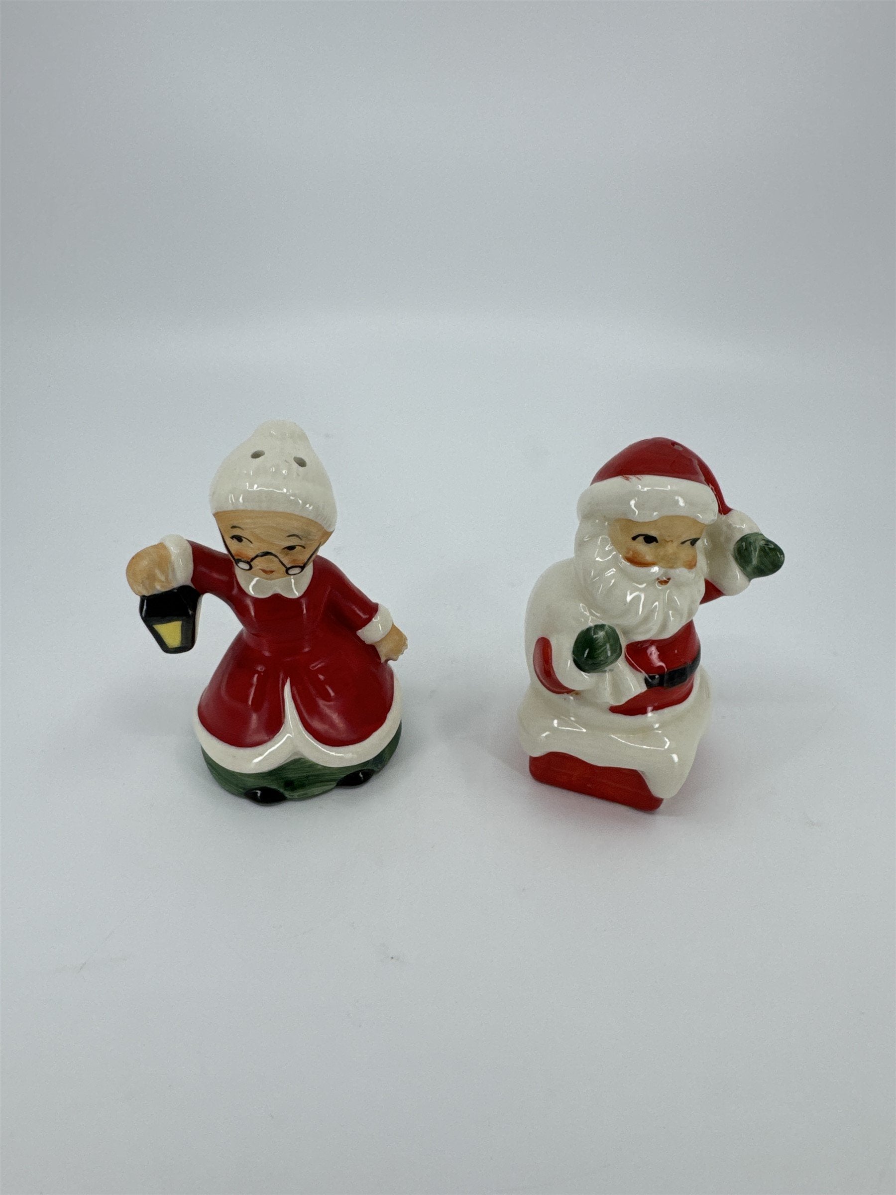 Vintage Lefton Exclusives Japan Santa and Mrs. Claus LAMP Salt Pepper Shakers