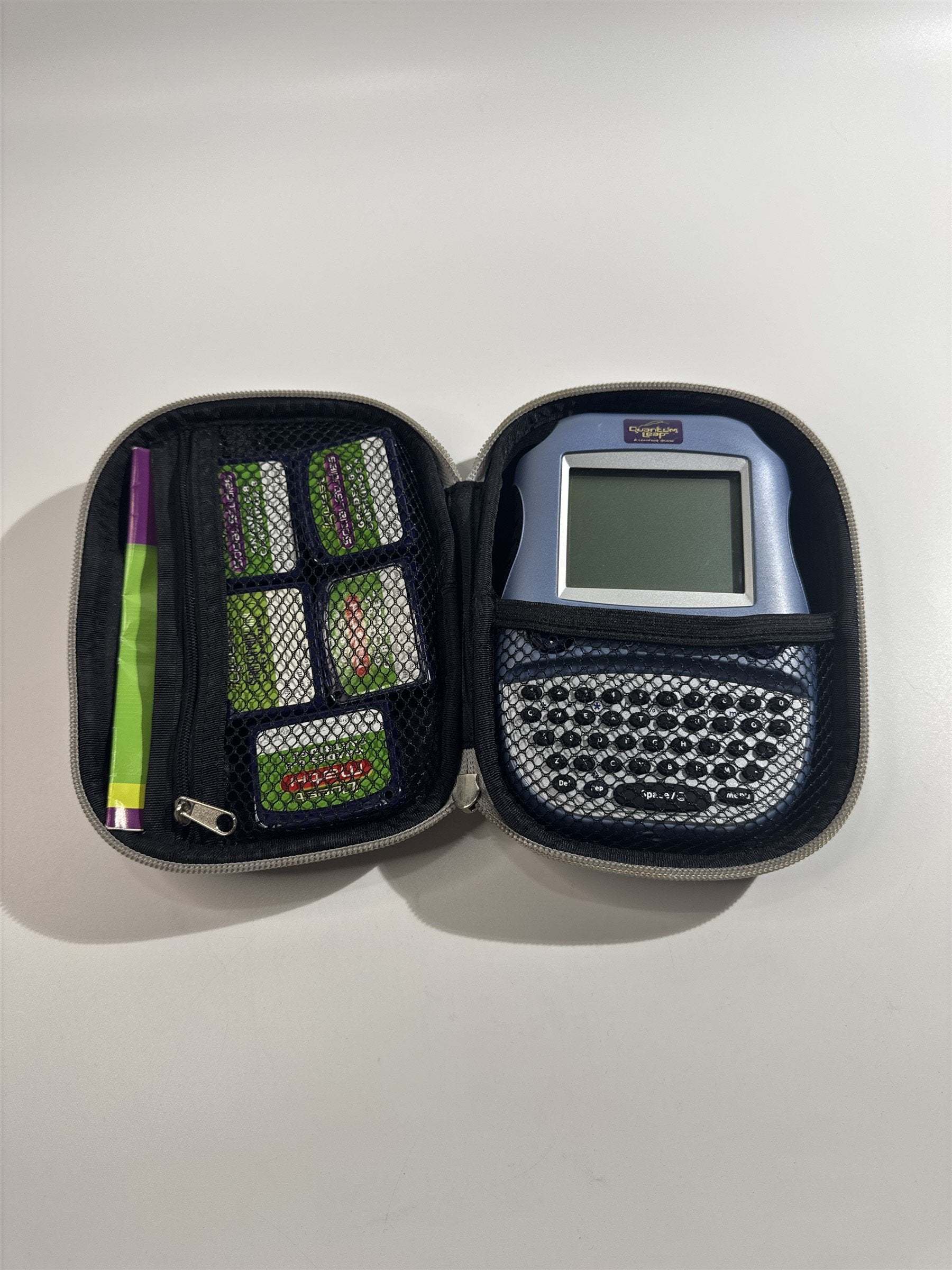 Quantum Leap iQuest Handheld Console Bundle w/ 5 Cartridges & Carrying Case