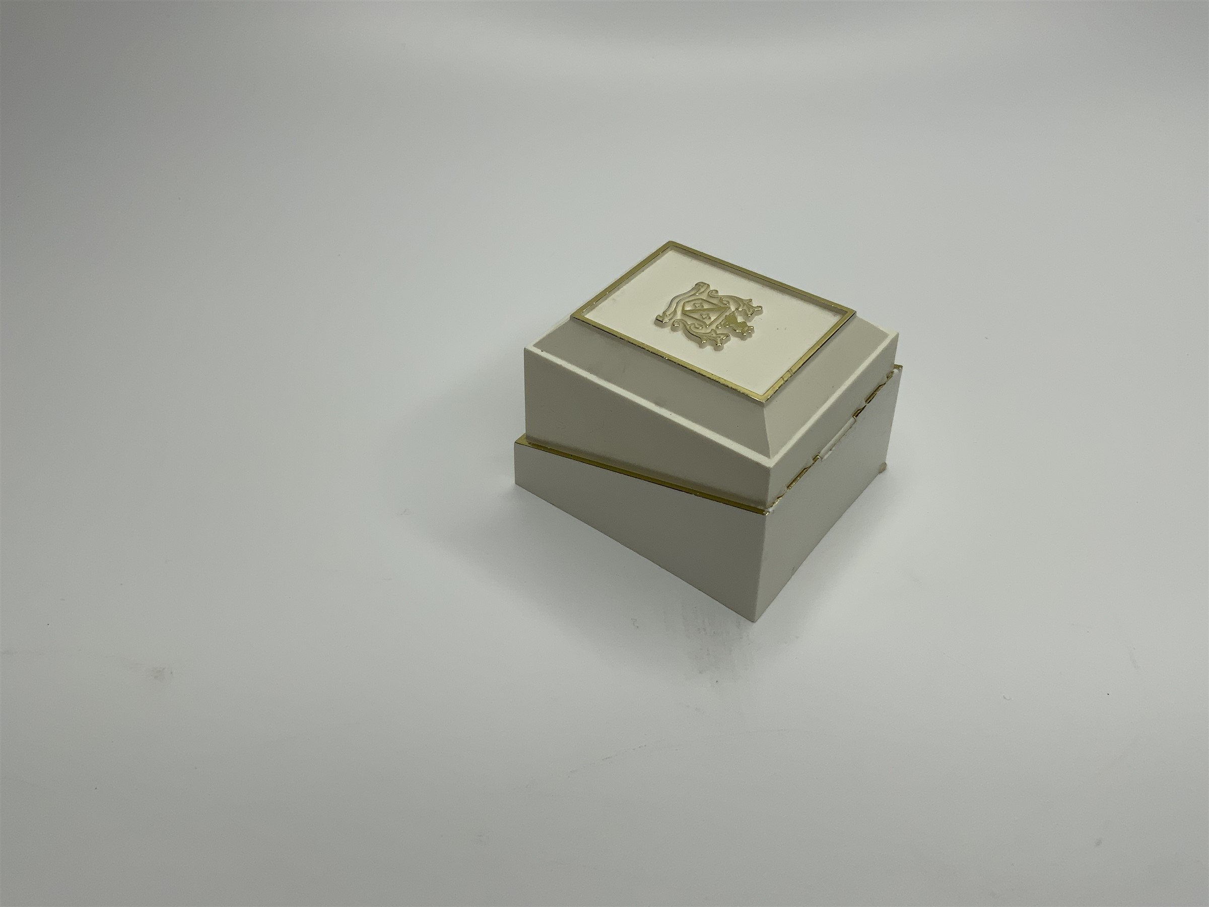 Alsten Co White Ring Jewelry Hard Plastic Presentation Box Vintage Custom