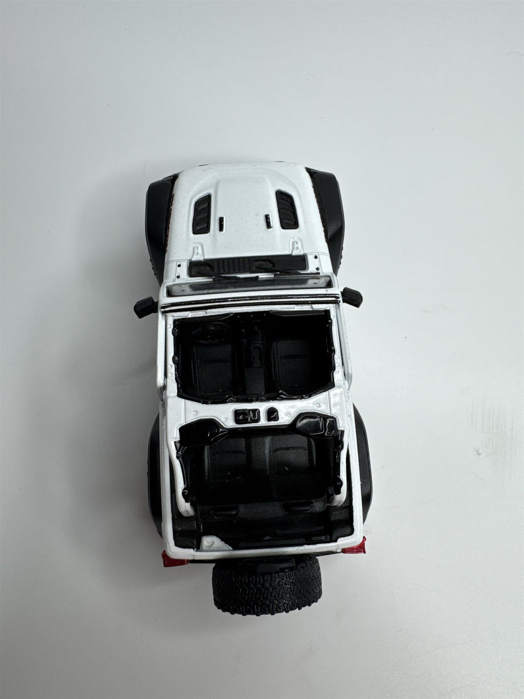 2018 Jeep Wrangler Rubicon White 1:34 Scale Model Car Kinsmart