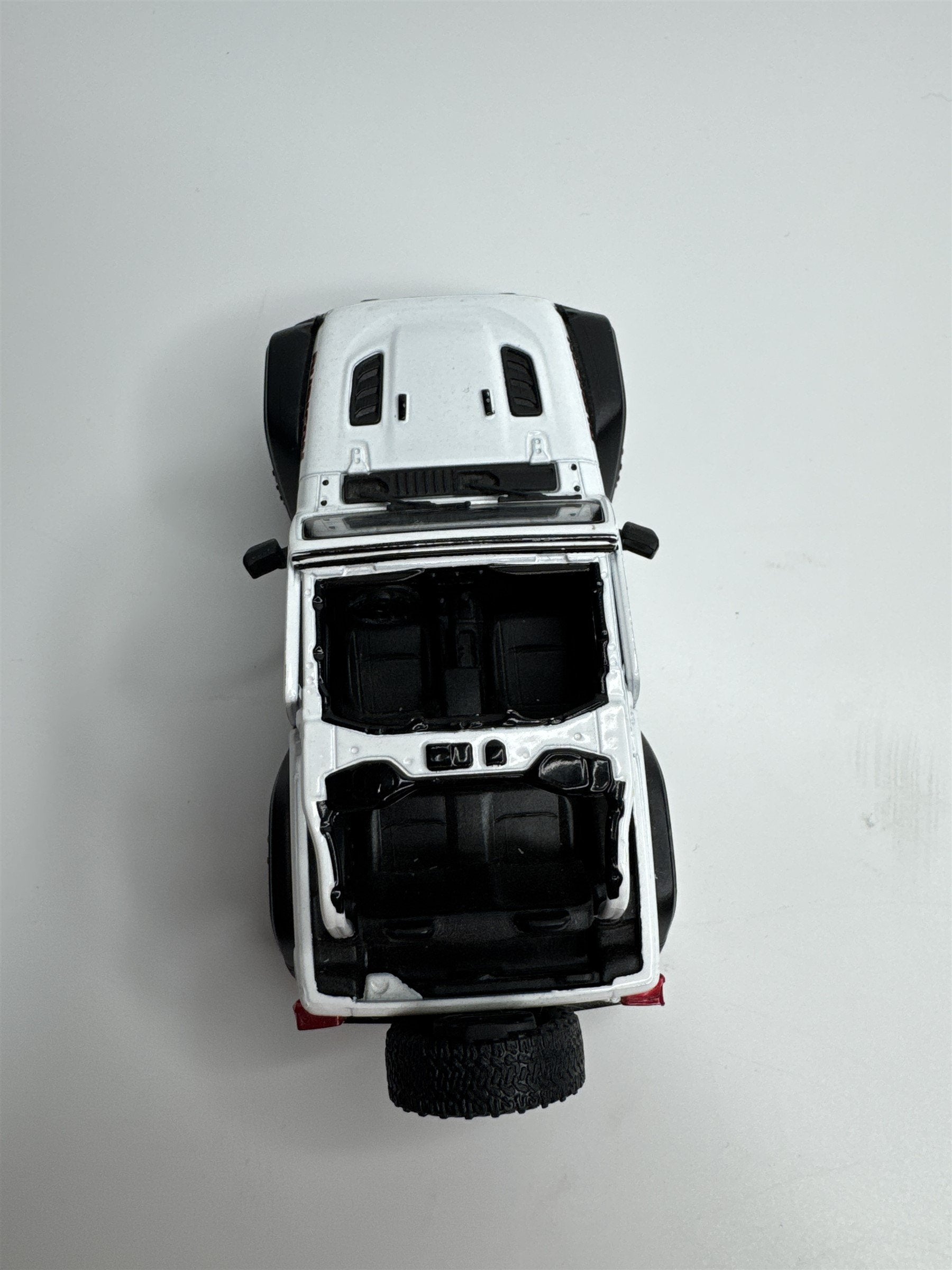 2018 Jeep Wrangler Rubicon White 1:34 Scale Model Car Kinsmart