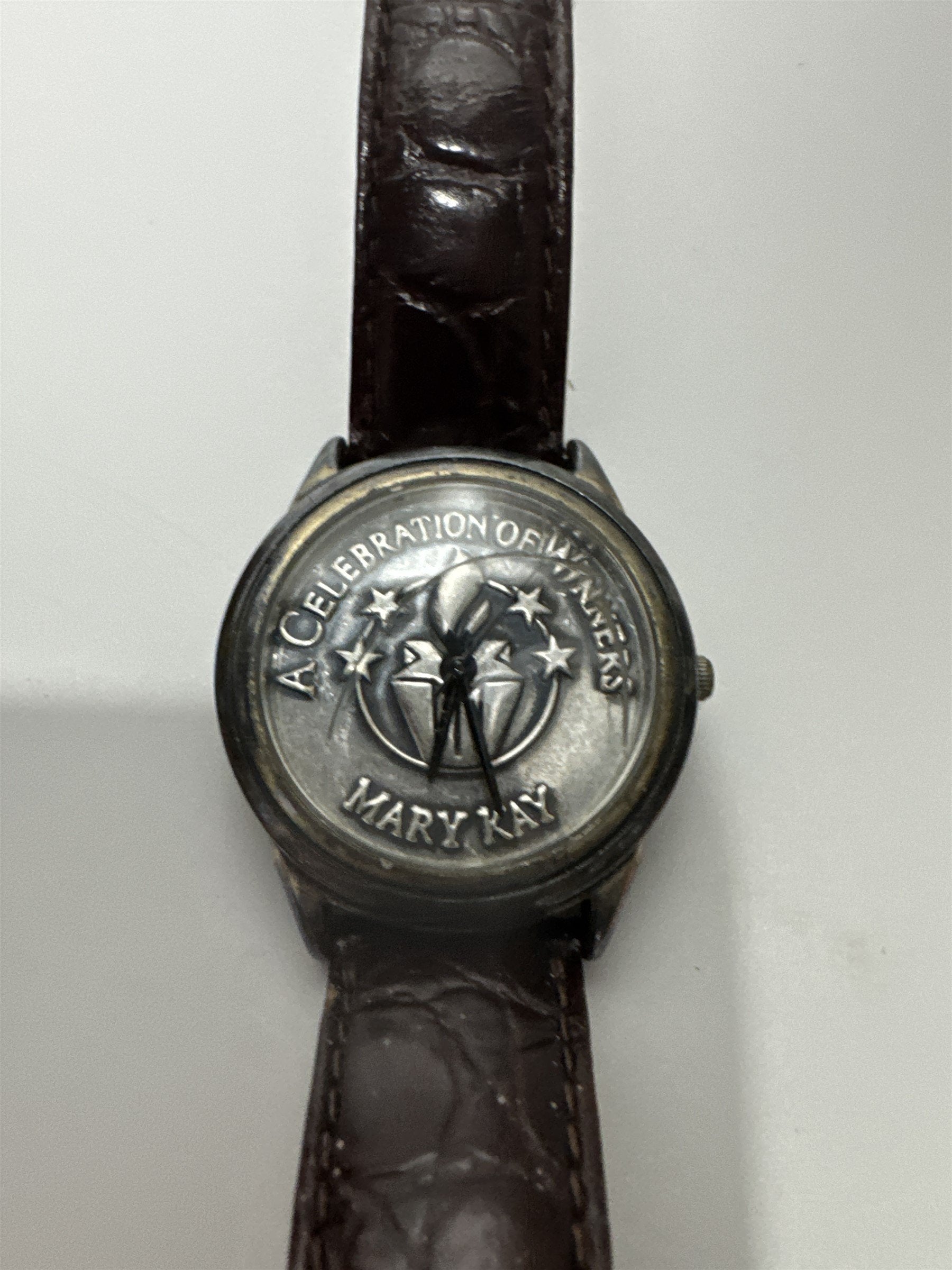 Mary Kay A Celebration of Winners Watch Nostalgic Consultant Watch *CRACKED*