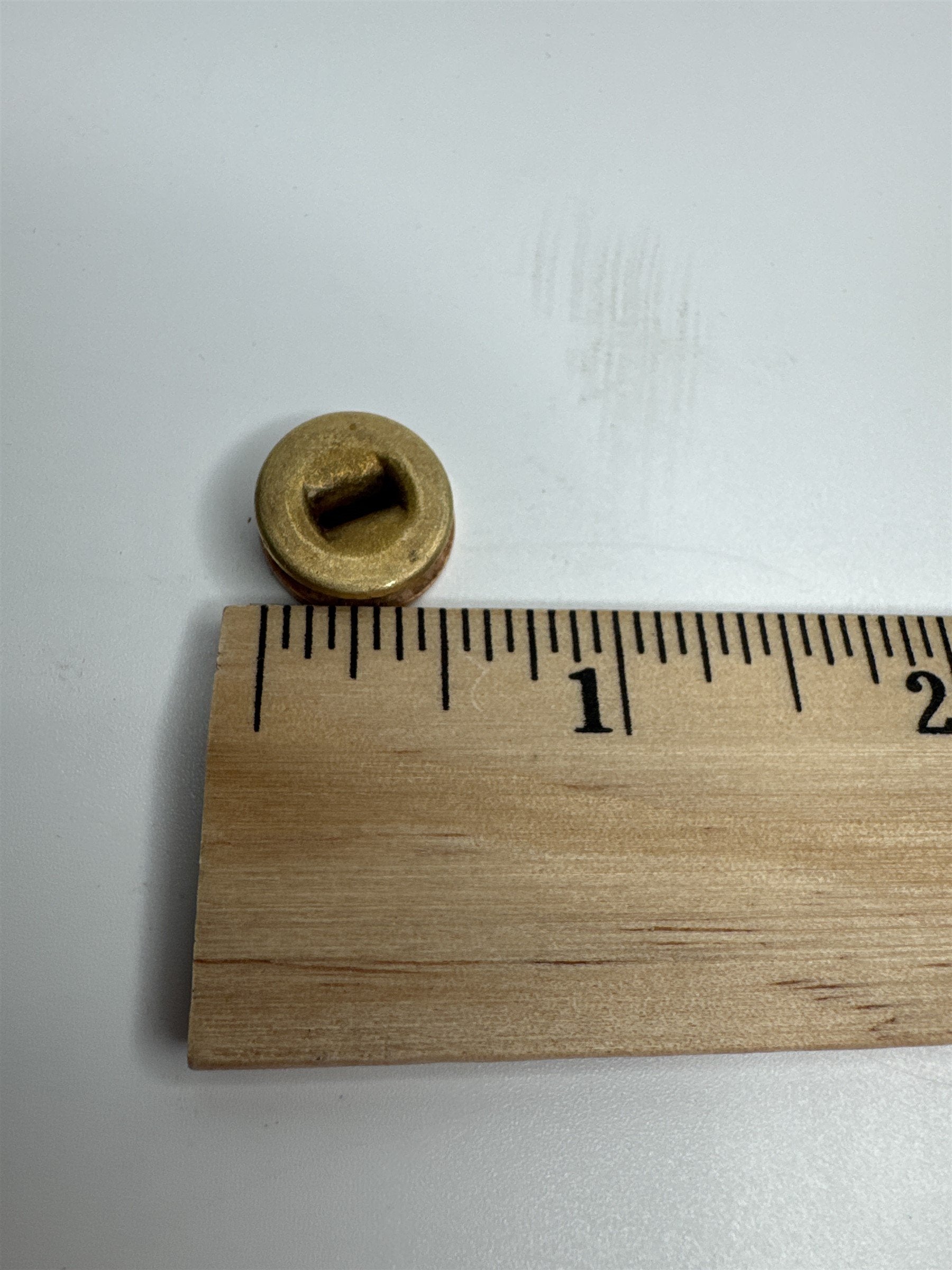 US Navy U.S. Naval Reserve Honorable Discharge Copper Colored Button Pin Vintage