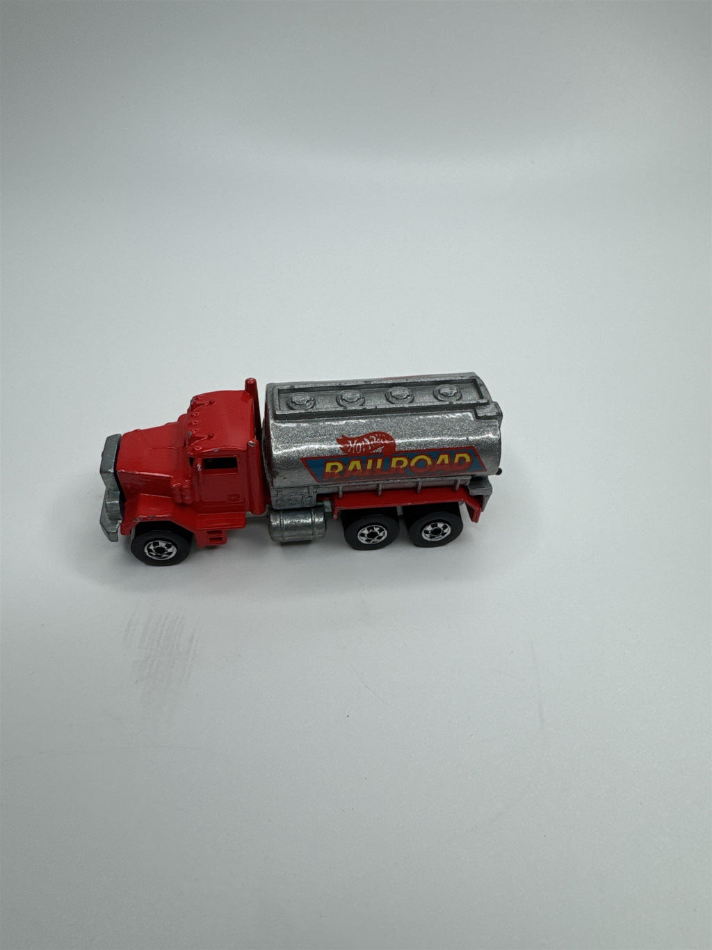 Hot Wheels Railroad Peterbilt Tank Truck 1979 Red 1:64 Vintage Malaysia