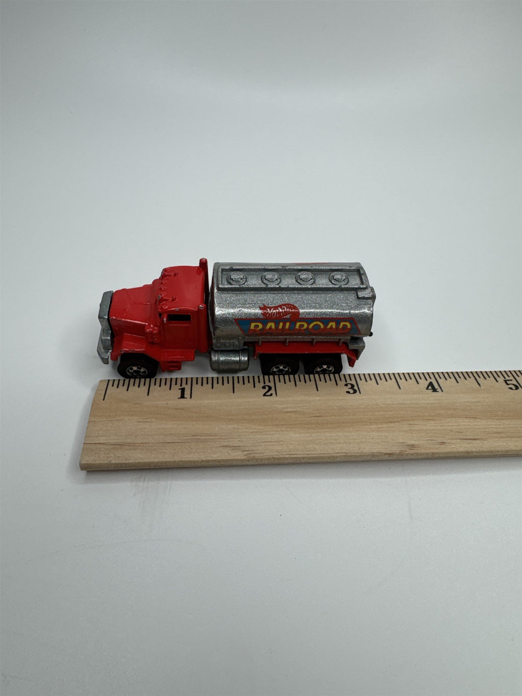 Hot Wheels Railroad Peterbilt Tank Truck 1979 Red 1:64 Vintage Malaysia