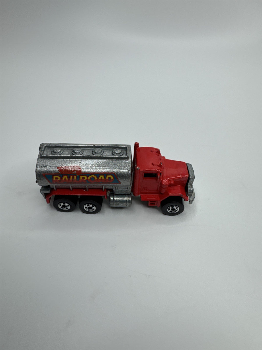 Hot Wheels Railroad Peterbilt Tank Truck 1979 Red 1:64 Vintage Malaysia