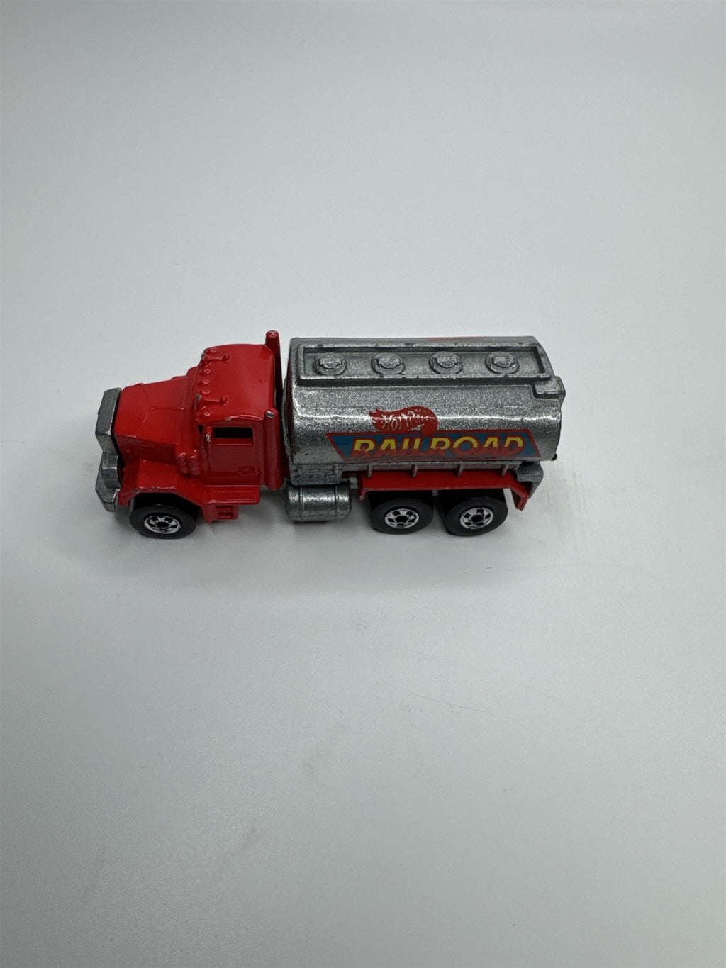 Hot Wheels Railroad Peterbilt Tank Truck 1979 Red 1:64 Vintage Malaysia