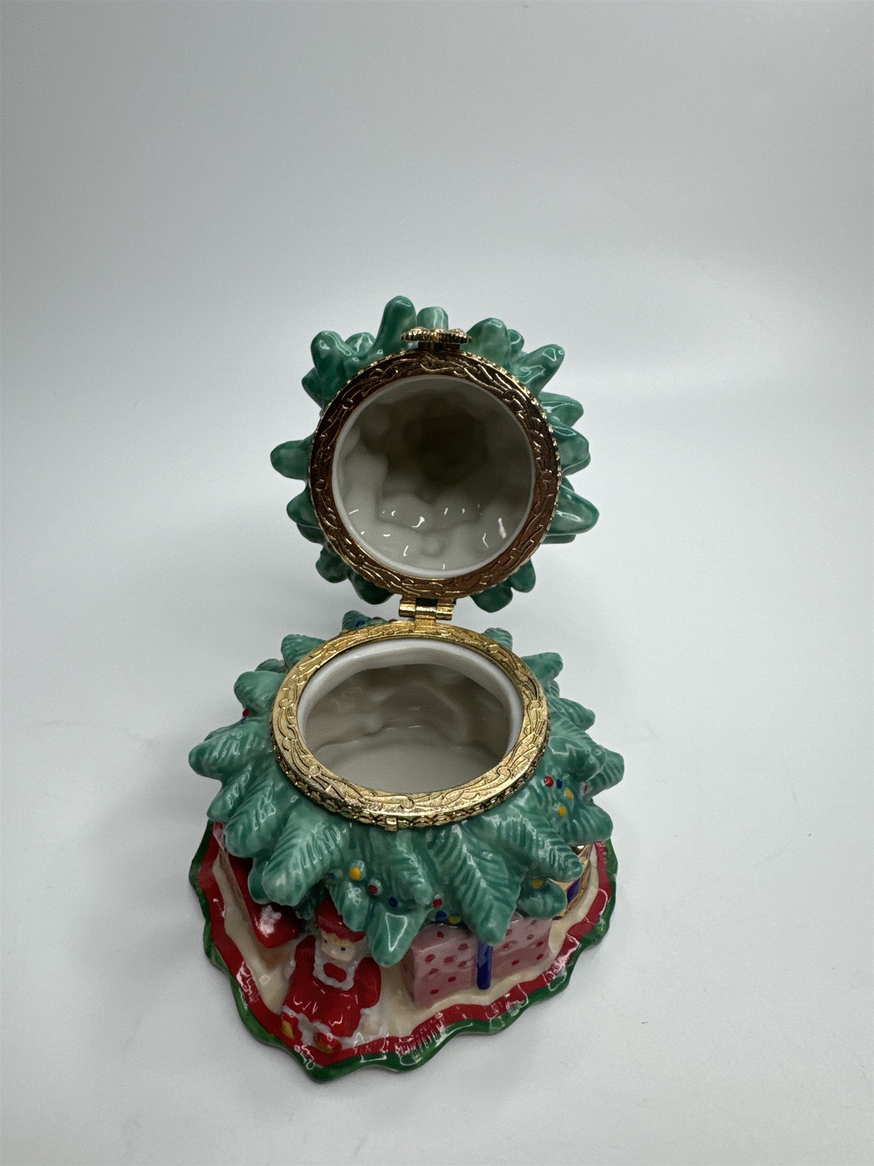 Vintage 97 Enesco Museum of American Folk Art Ceramic Christmas Tree Trinket Box