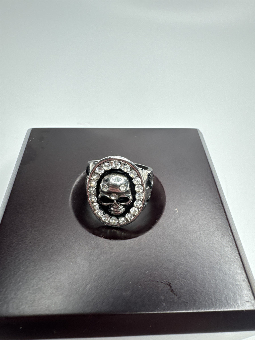 Vintage Skull and Crossbones Rhinestone Silver Toned Metal Ring Size US 8
