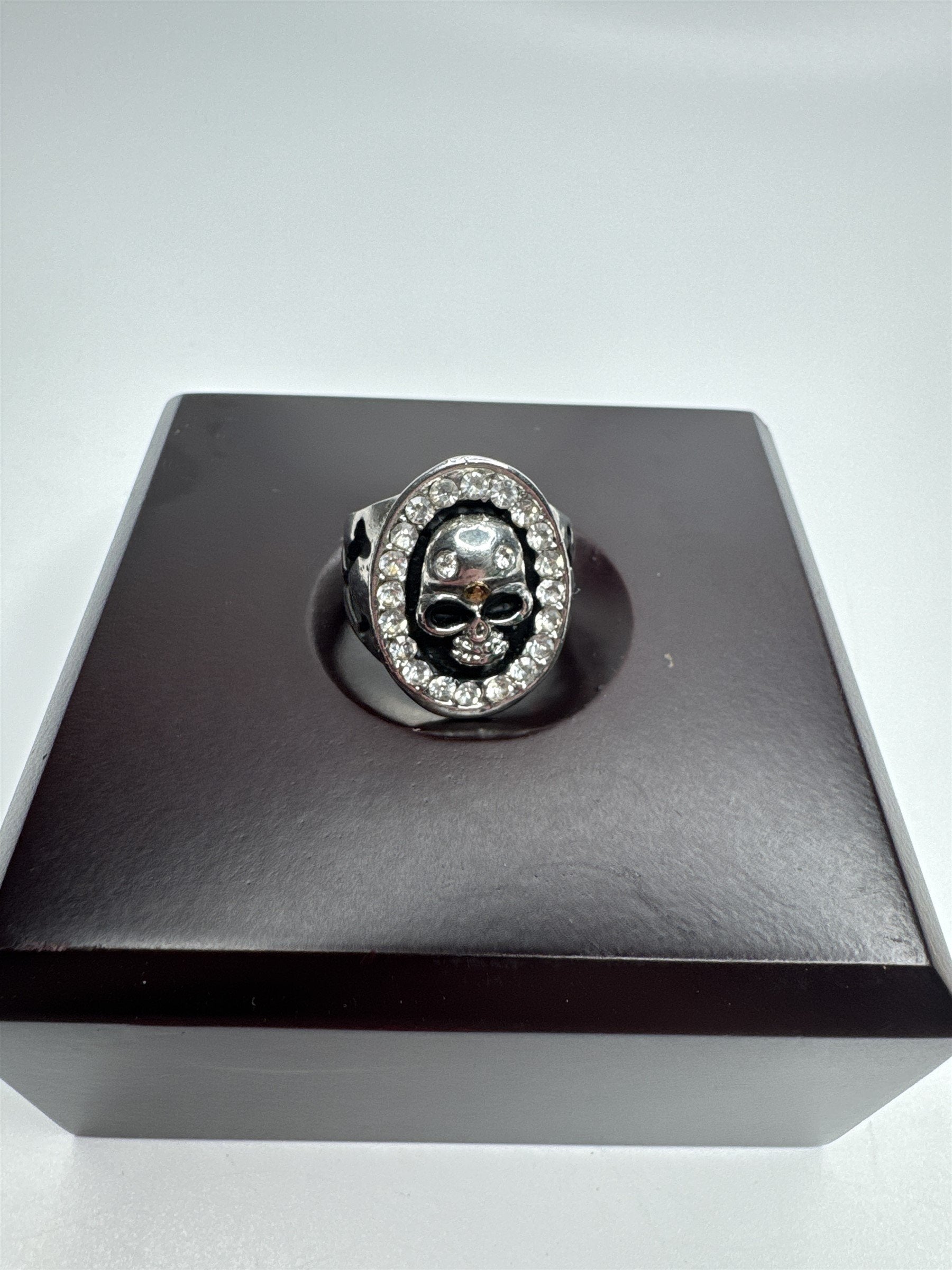 Vintage Skull and Crossbones Rhinestone Silver Toned Metal Ring Size US 8