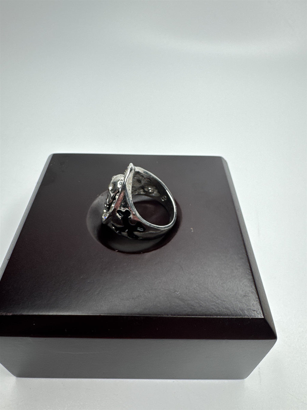 Vintage Skull and Crossbones Rhinestone Silver Toned Metal Ring Size US 8