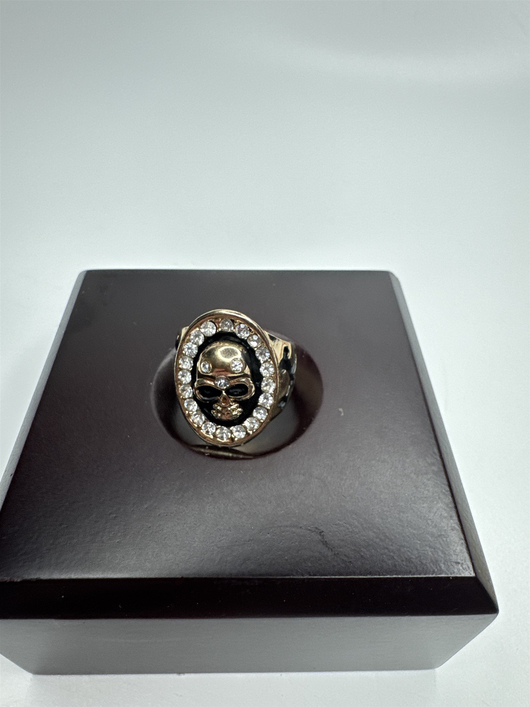 Vintage Skull and Crossbones Rhinestone Gold Toned Metal Ring Size US 8