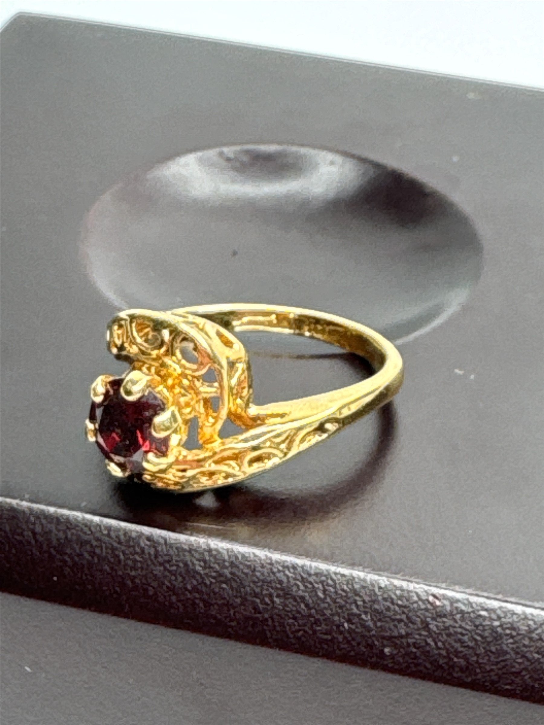 Vintage Gold Tone Fashion Ring With Red Crystal Gem Centerpiece Size US 6