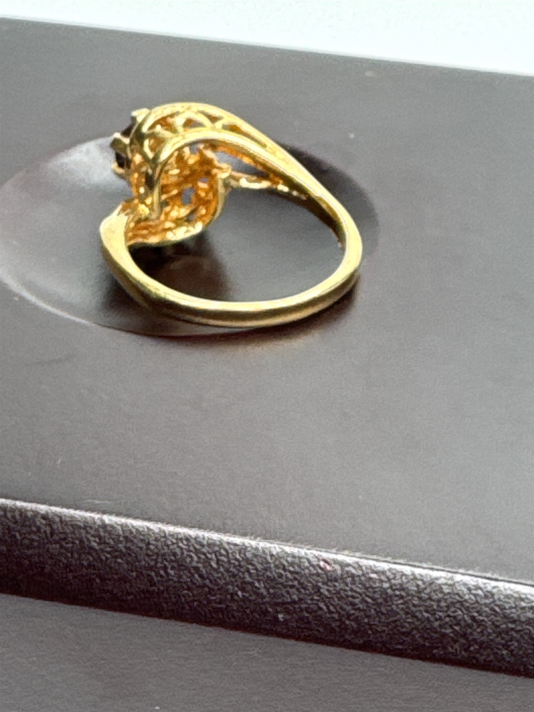 Vintage Gold Tone Fashion Ring With Red Crystal Gem Centerpiece Size US 6