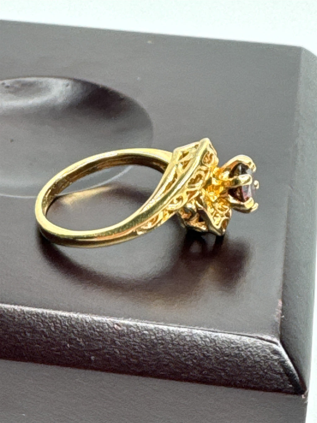 Vintage Gold Tone Fashion Ring With Red Crystal Gem Centerpiece Size US 6