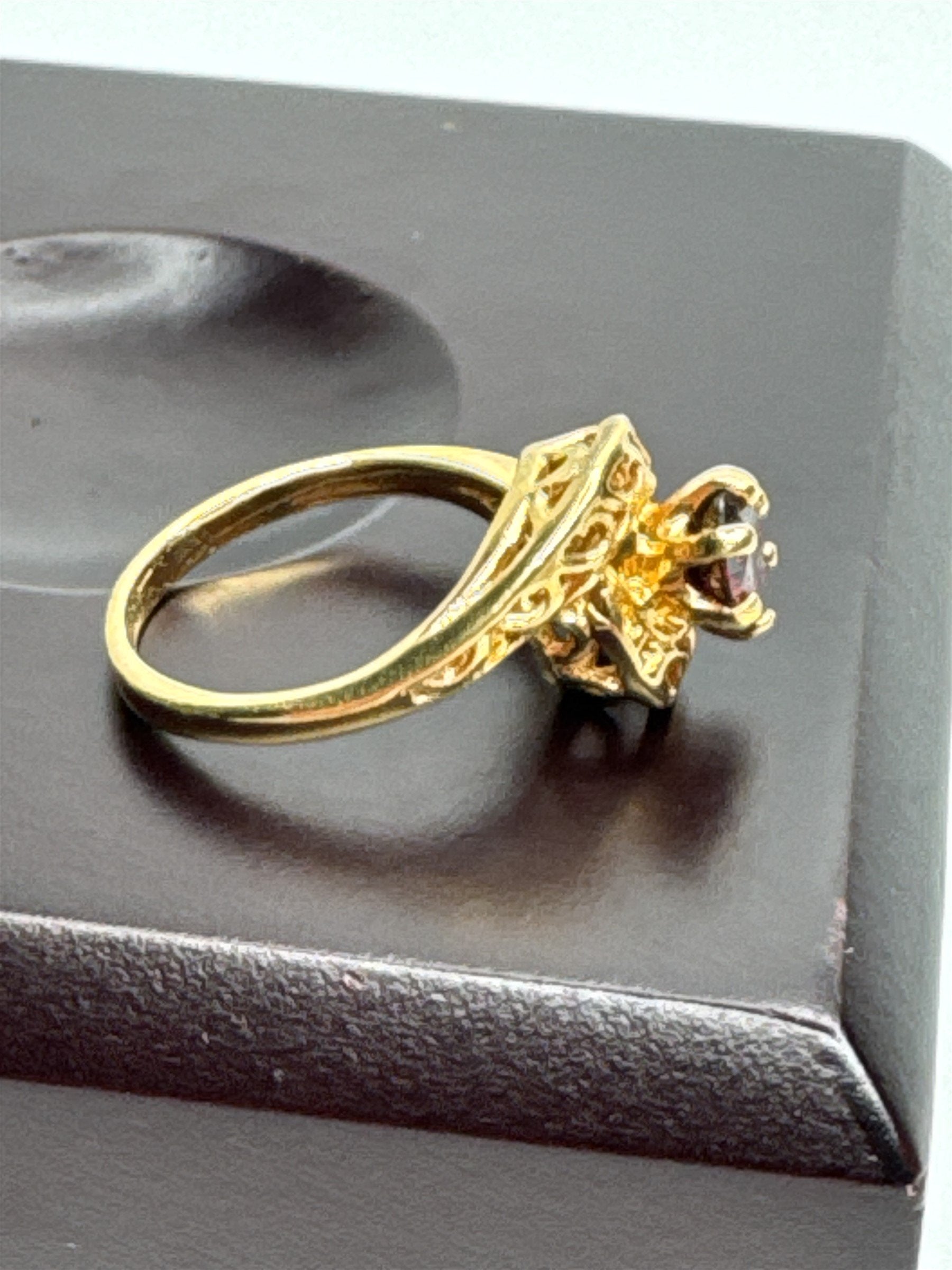 Vintage Gold Tone Fashion Ring With Red Crystal Gem Centerpiece Size US 6