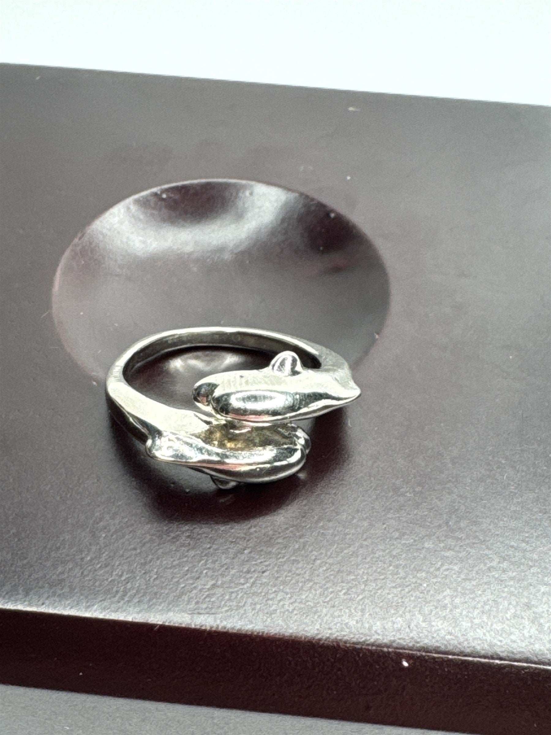 Vintage Silver Toned Metal Two Dolphins Jumping Ring Size US 6