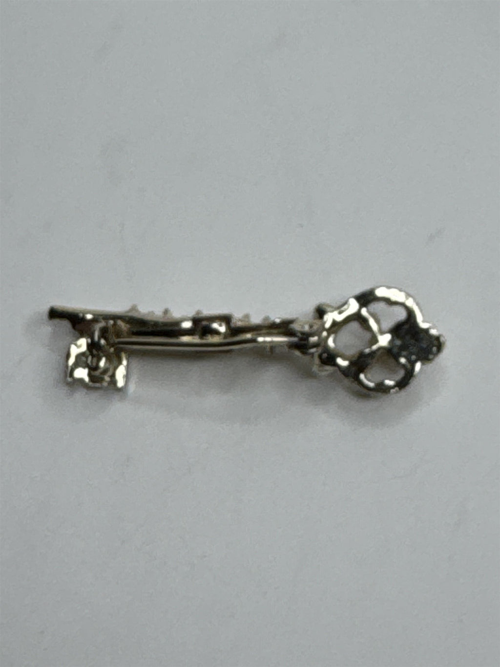 Vintage Royal Victoria Style Gold Tone Key Pin Faux Pearl Rhinestone Brooch Pin