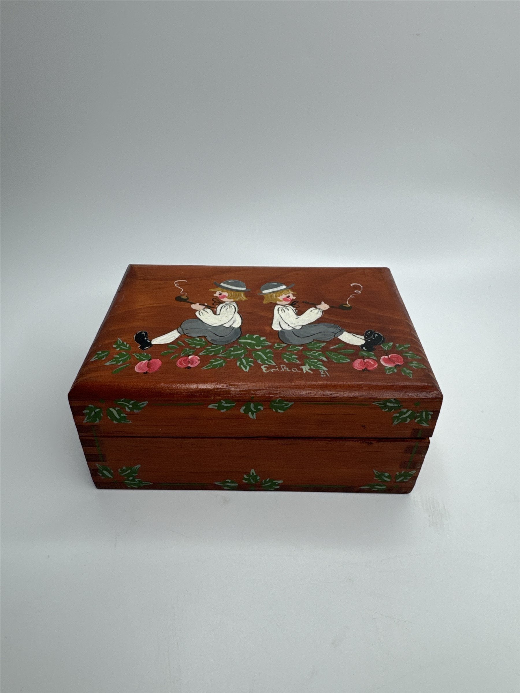 Vintage Wooden Handmade Stash Box /w Hand-Painted Pipers (Does Not Close Fully)