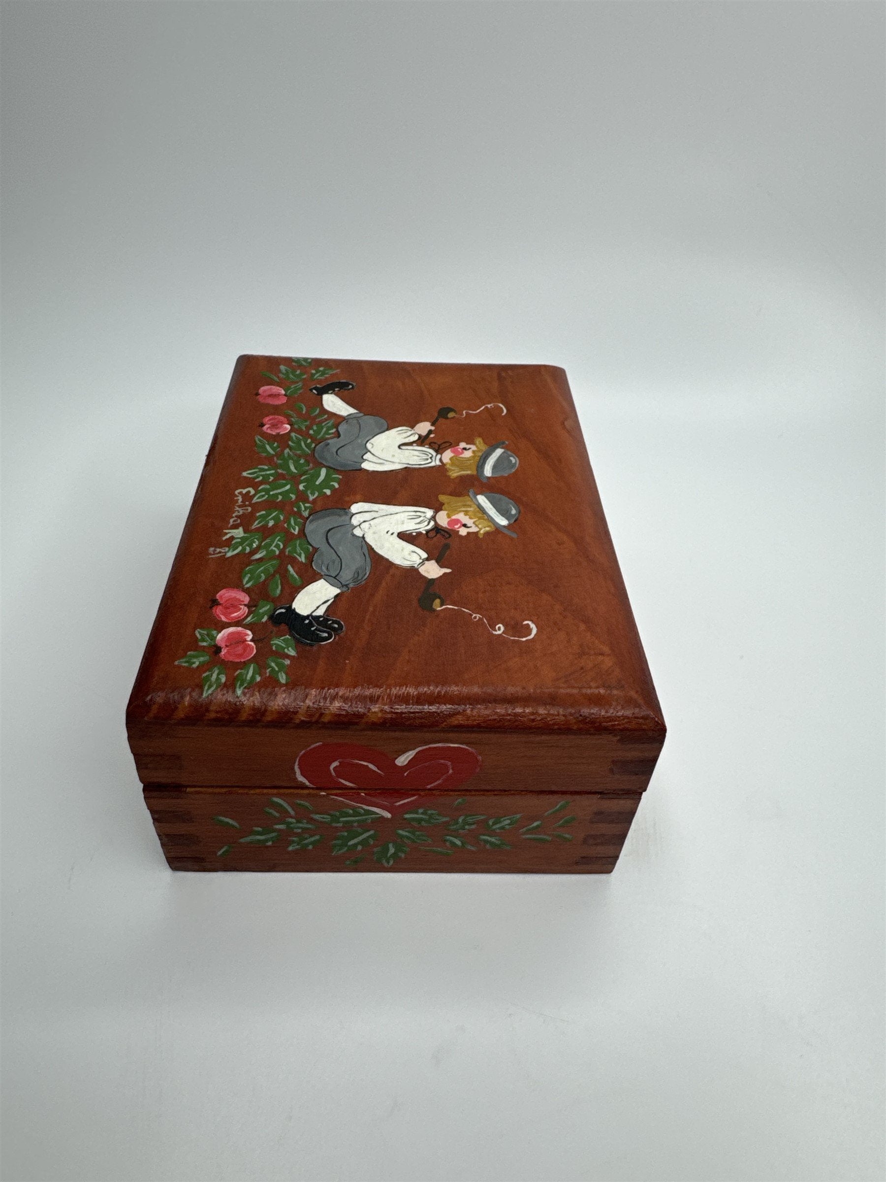 Vintage Wooden Handmade Stash Box /w Hand-Painted Pipers (Does Not Close Fully)