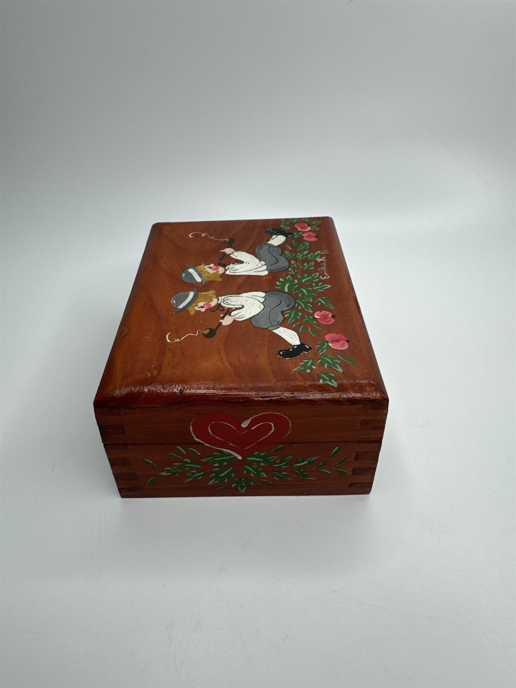 Vintage Wooden Handmade Stash Box /w Hand-Painted Pipers (Does Not Close Fully)