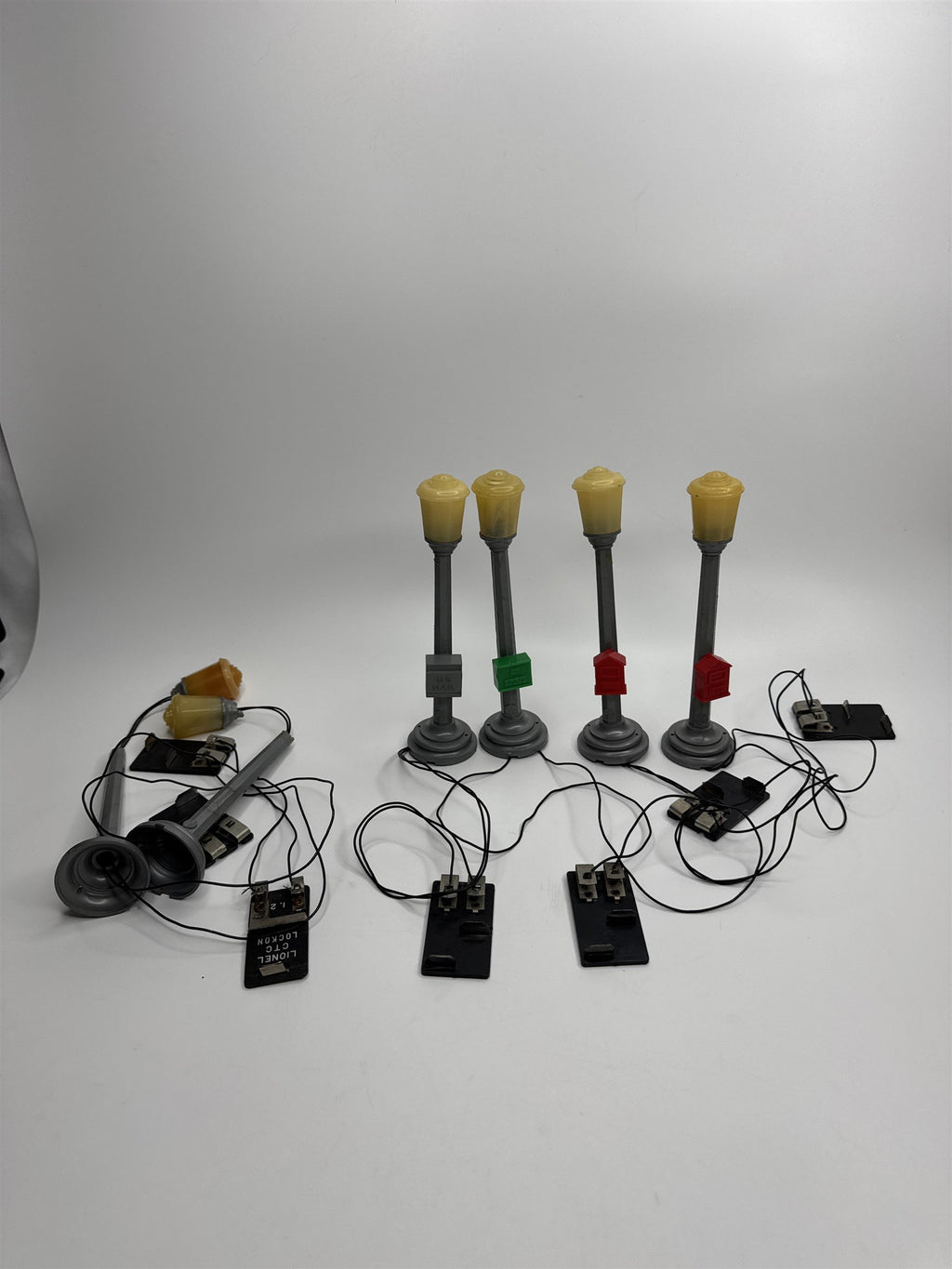 1950s Antique MARX Lighted Boulevard Lamp Posts Police/Fire/Mail Set of 6 *READ*