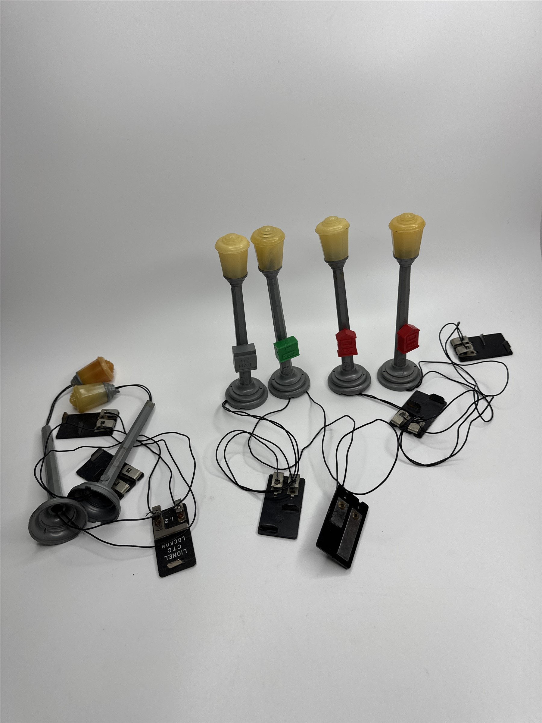1950s Antique MARX Lighted Boulevard Lamp Posts Police/Fire/Mail Set of 6 *READ*