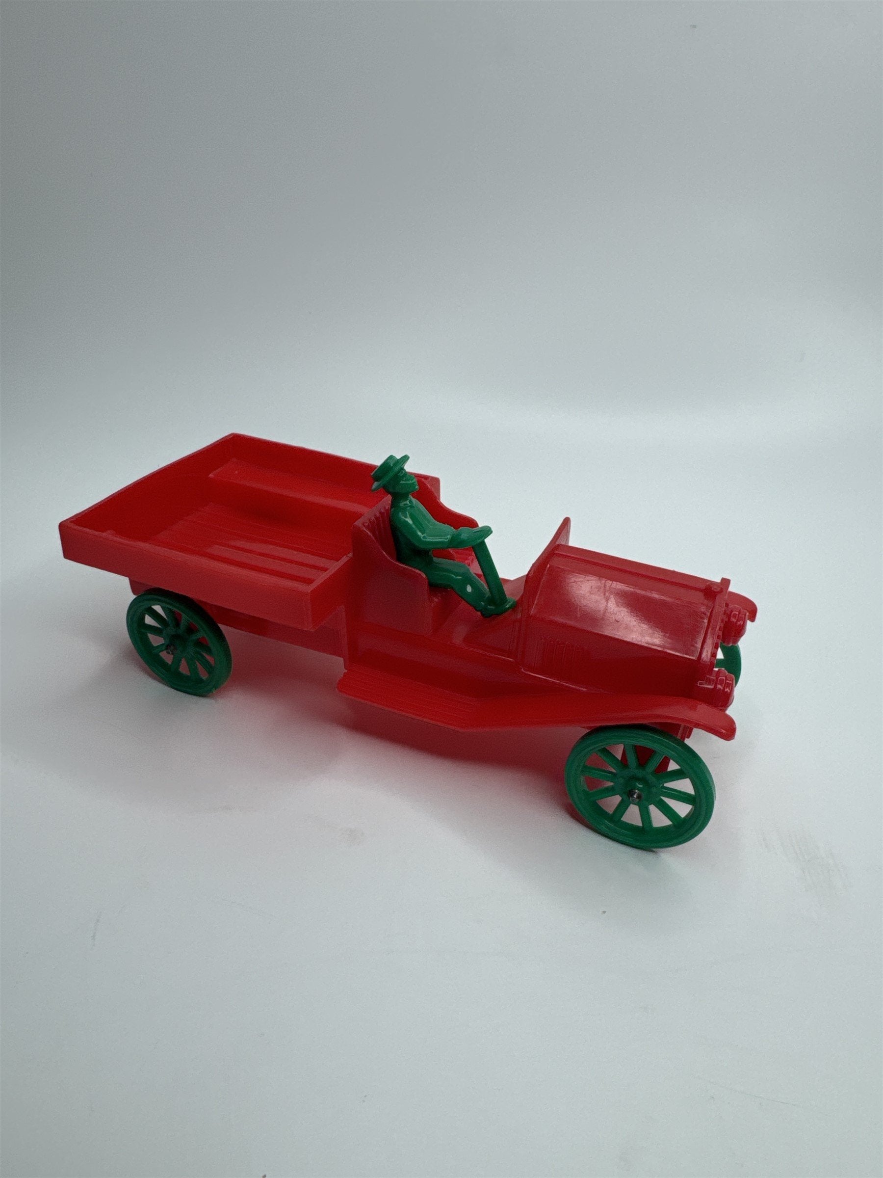 Vintage HUBLEY TOYS Plastic 360-59 Ford Model T Red Open Cab Truck /w Driver