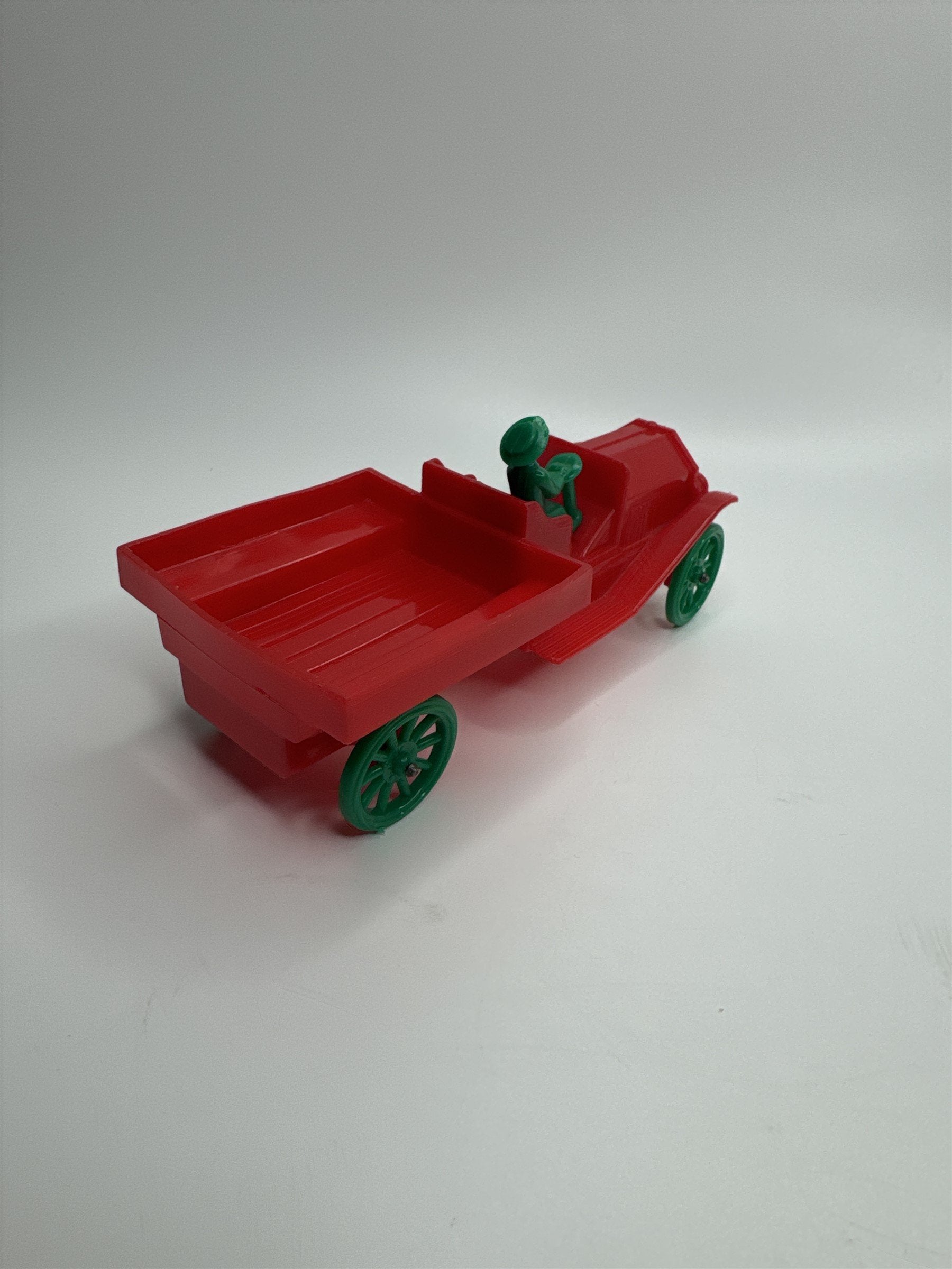 Vintage HUBLEY TOYS Plastic 360-59 Ford Model T Red Open Cab Truck /w Driver