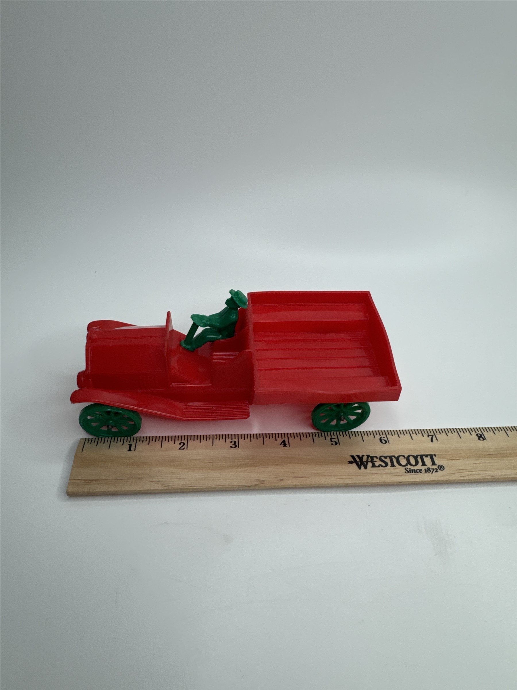 Vintage HUBLEY TOYS Plastic 360-59 Ford Model T Red Open Cab Truck /w Driver