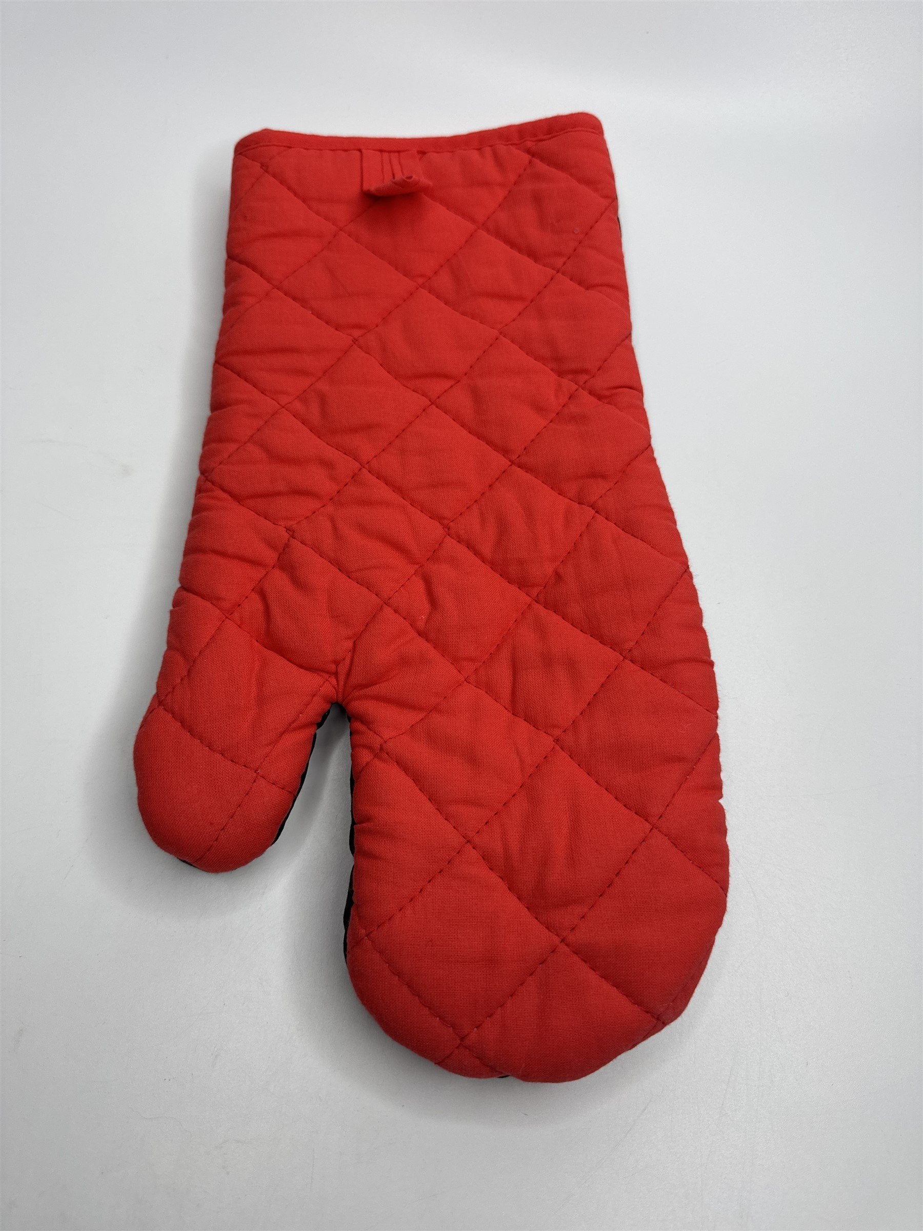 FRIENDS TV Show Black and Red Oven Mitt EUC