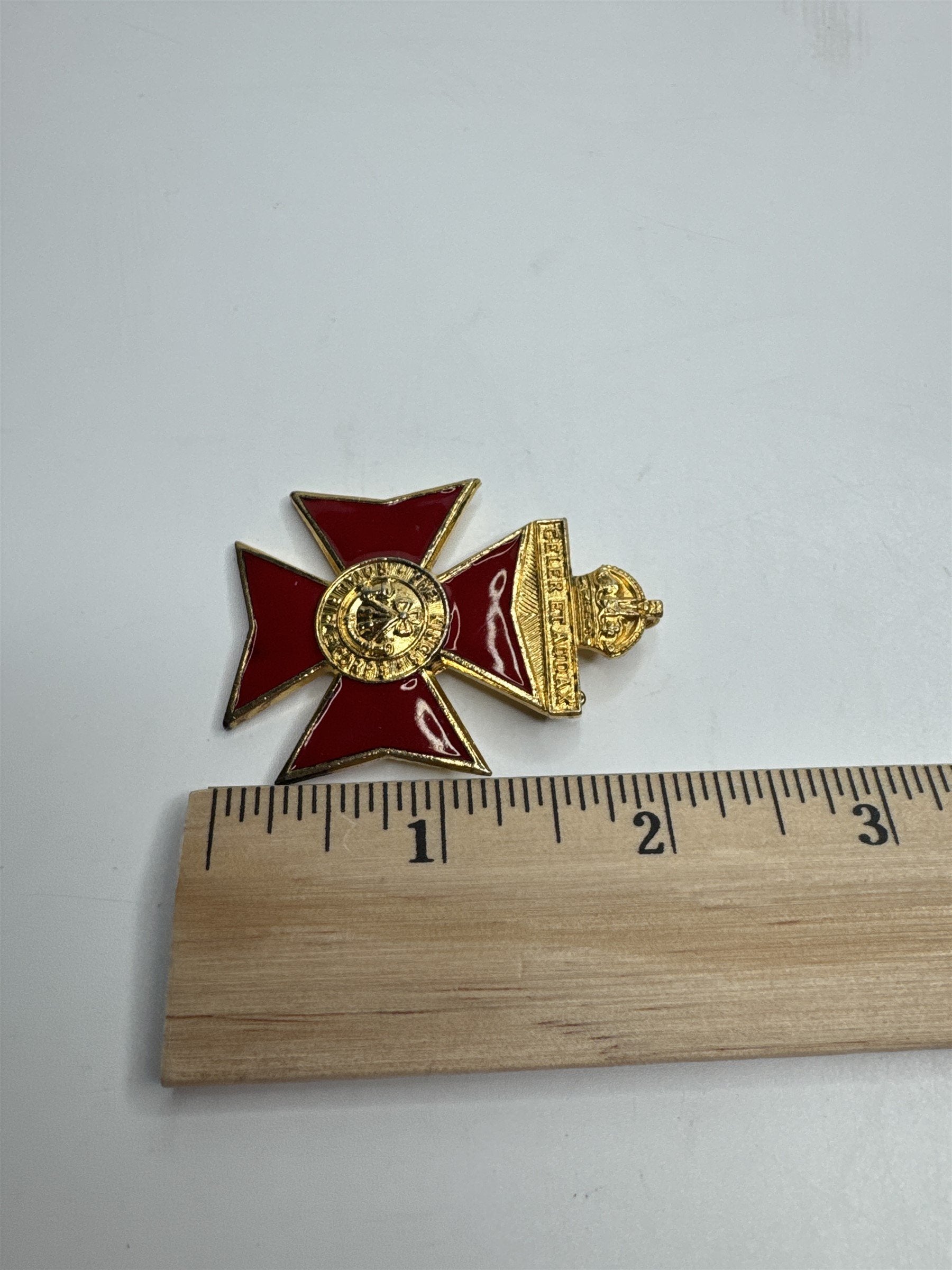 The Kings Royal Rifle Corps. Celer et Audax. Red Enamel Brooch Pin Badge Medal