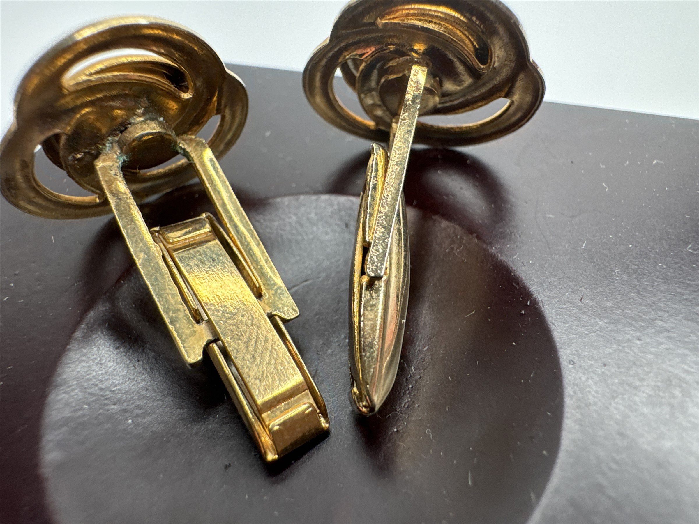 Vintage Gold Toned Cufflinks Iridescent White Center /w 3 Gold Rings